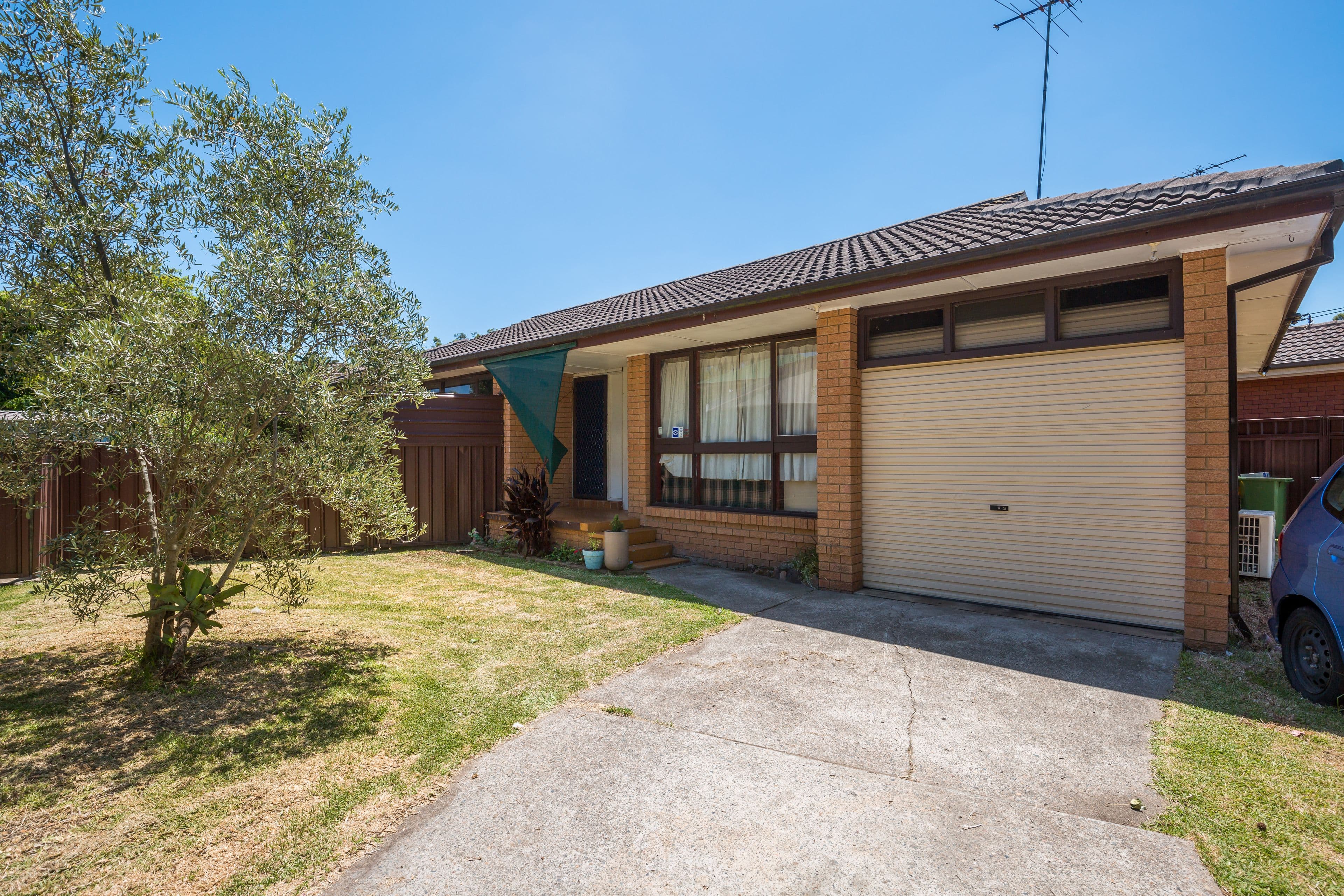 19 Lamont Place, South Windsor - Image 1