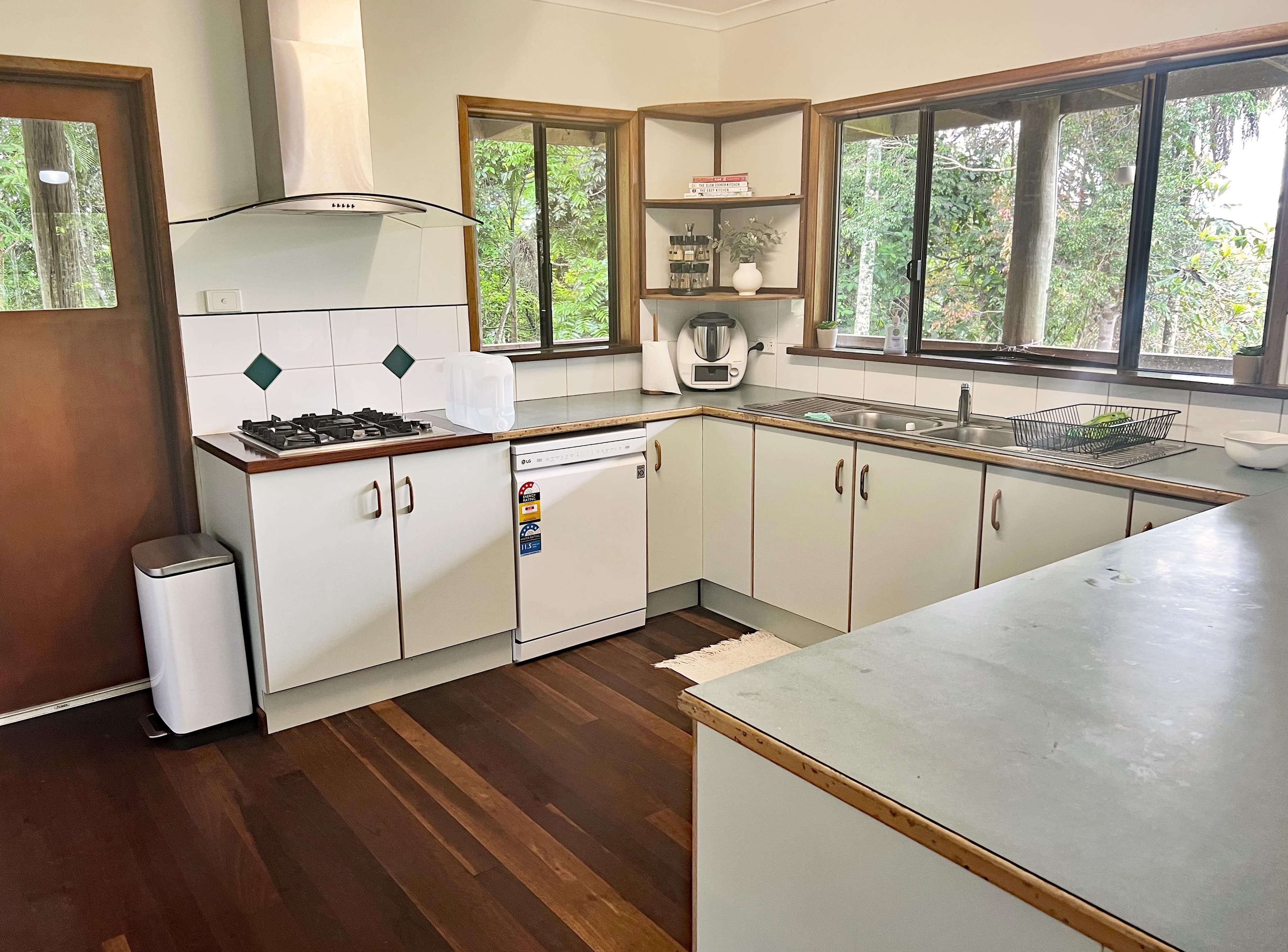 76 Russell Rd West, Lake Eacham QLD 4884, Lake Eacham - Thumbnail 5