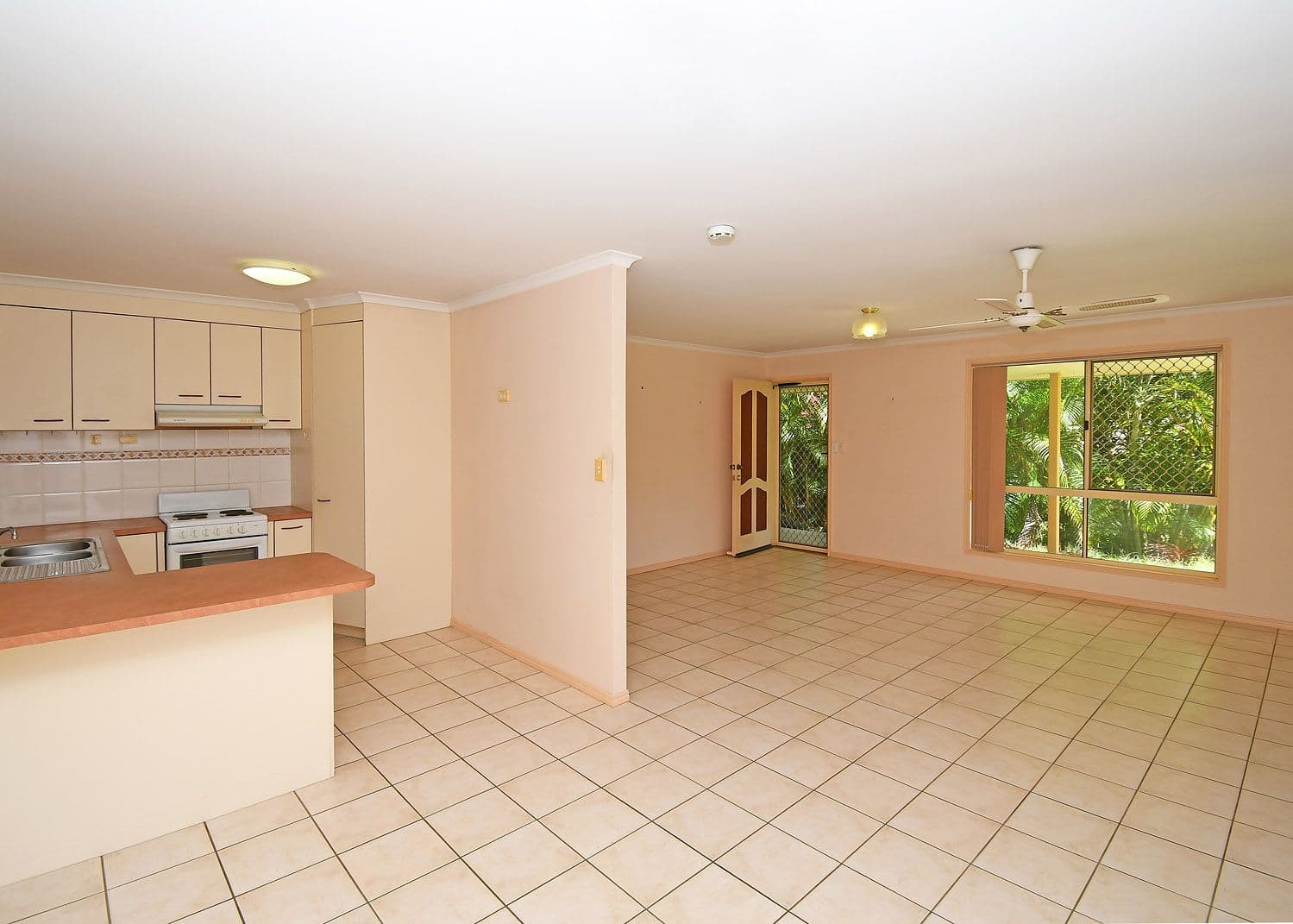 415 Boat Harbour Drive, Torquay QLD 4655, Torquay - Thumbnail 3