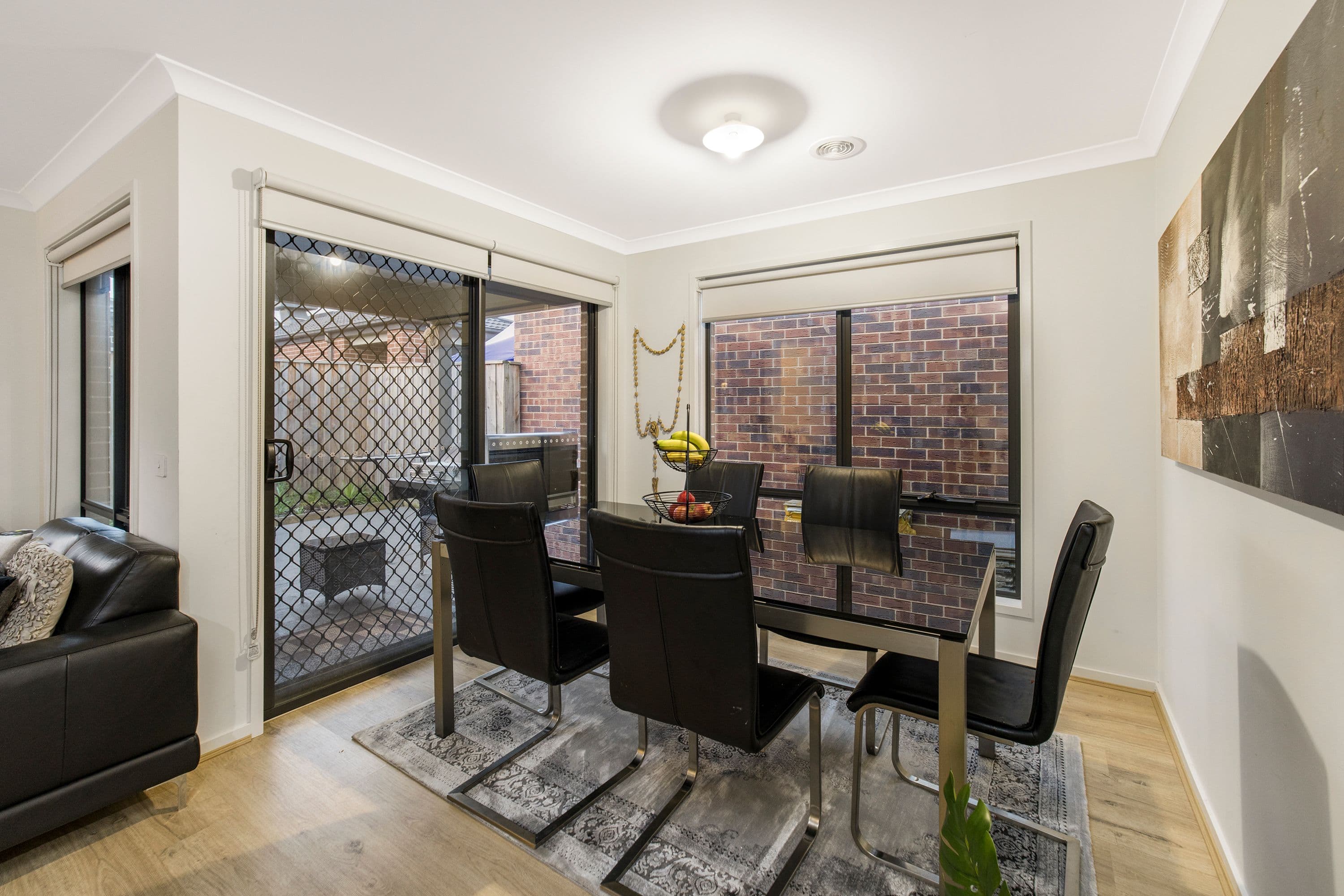 9 Maywood Street, Pakenham VIC 3810, Pakenham - Thumbnail 3