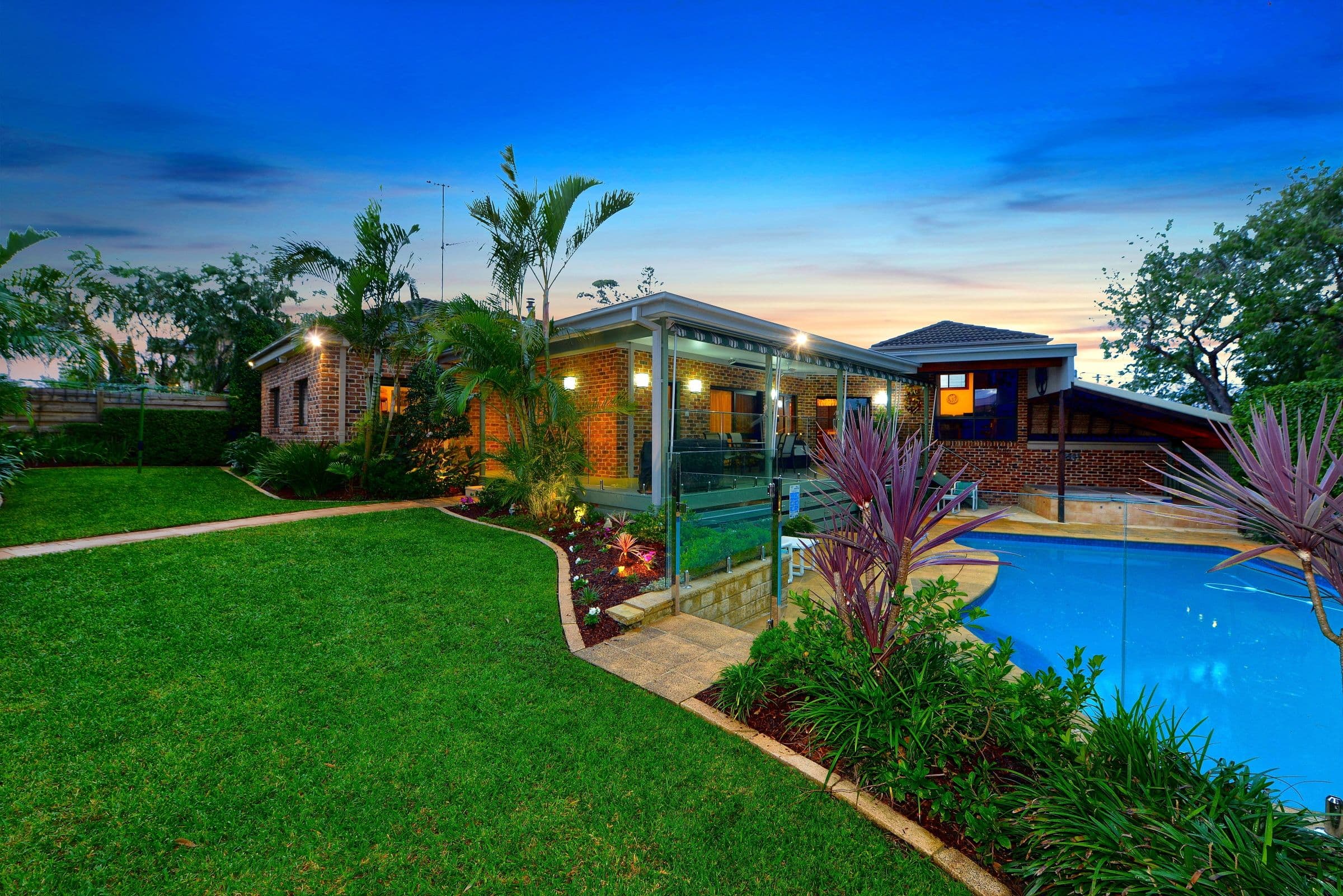 17 Burke Street, Chifley - Image 1