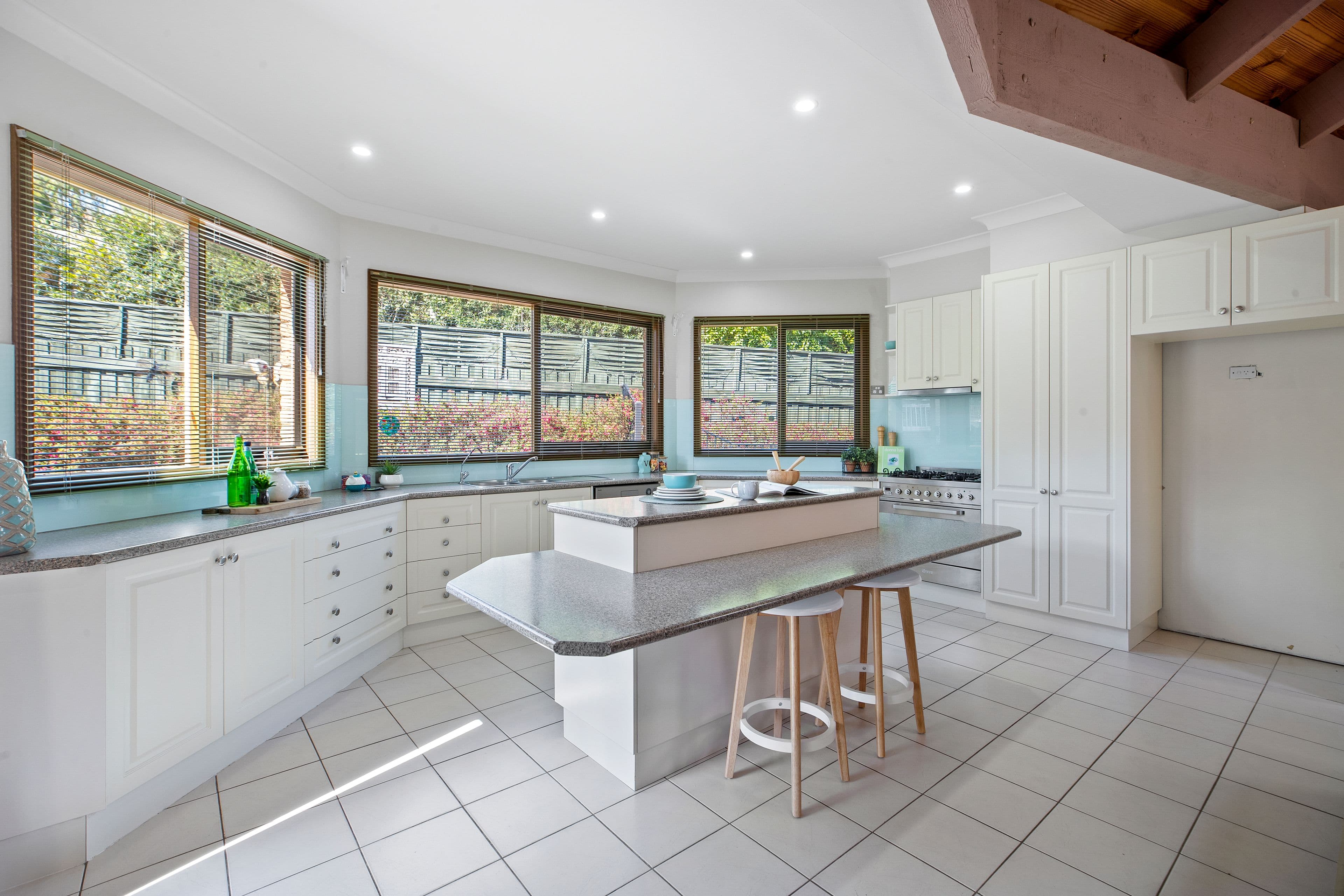 23 Rachael Drive, Mooroolbark VIC 3138, Mooroolbark - Thumbnail 2
