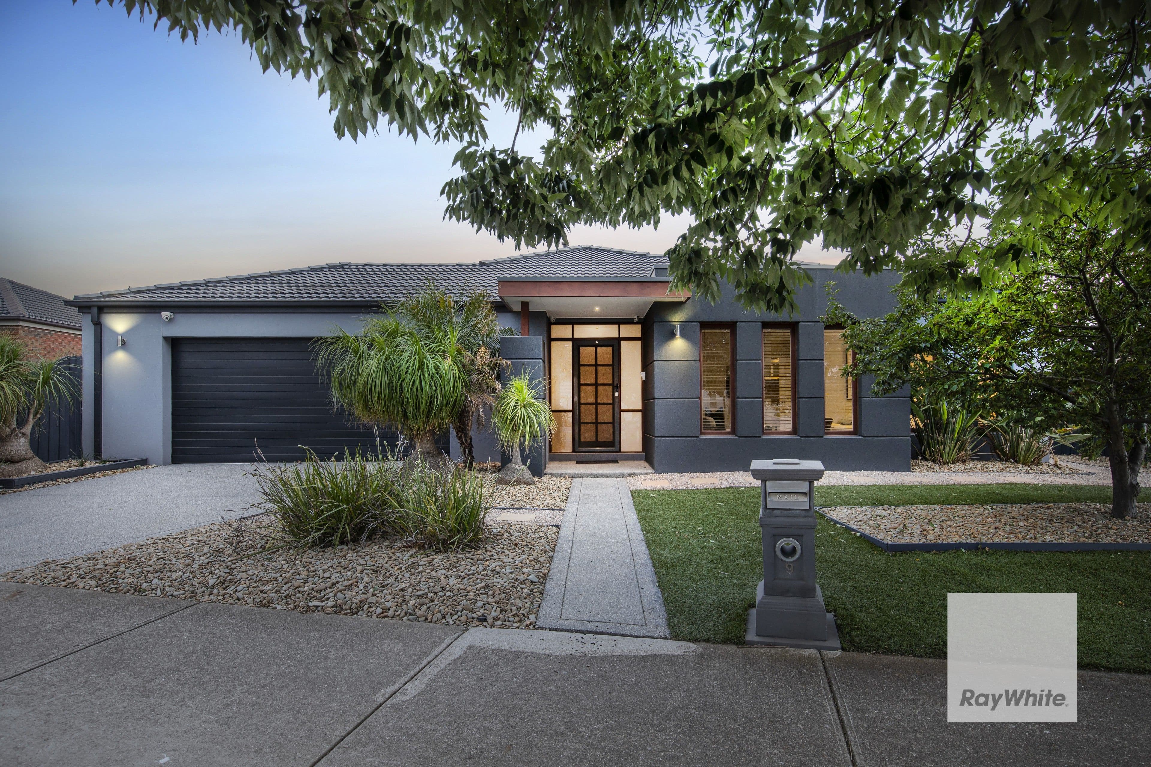 9 Vaucluse Boulevard, Taylors Hill VIC 3037, Taylors Hill - Image 1