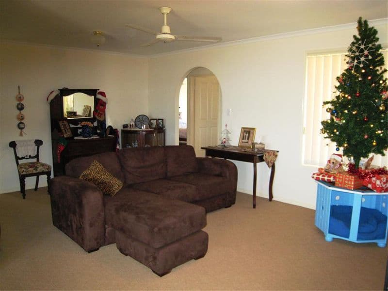 12 Glengarry Court, KAWUNGAN QLD 4655, Kawungan - Thumbnail 3