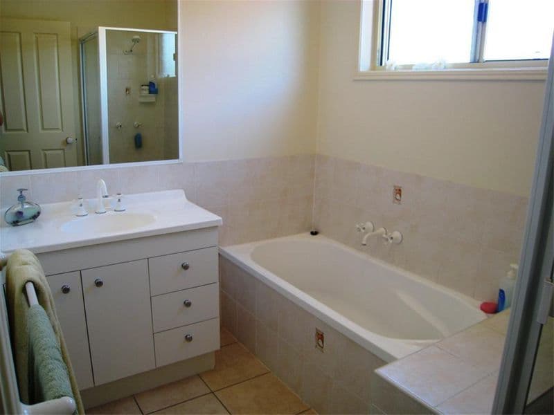12 Glengarry Court, KAWUNGAN QLD 4655, Kawungan - Thumbnail 7