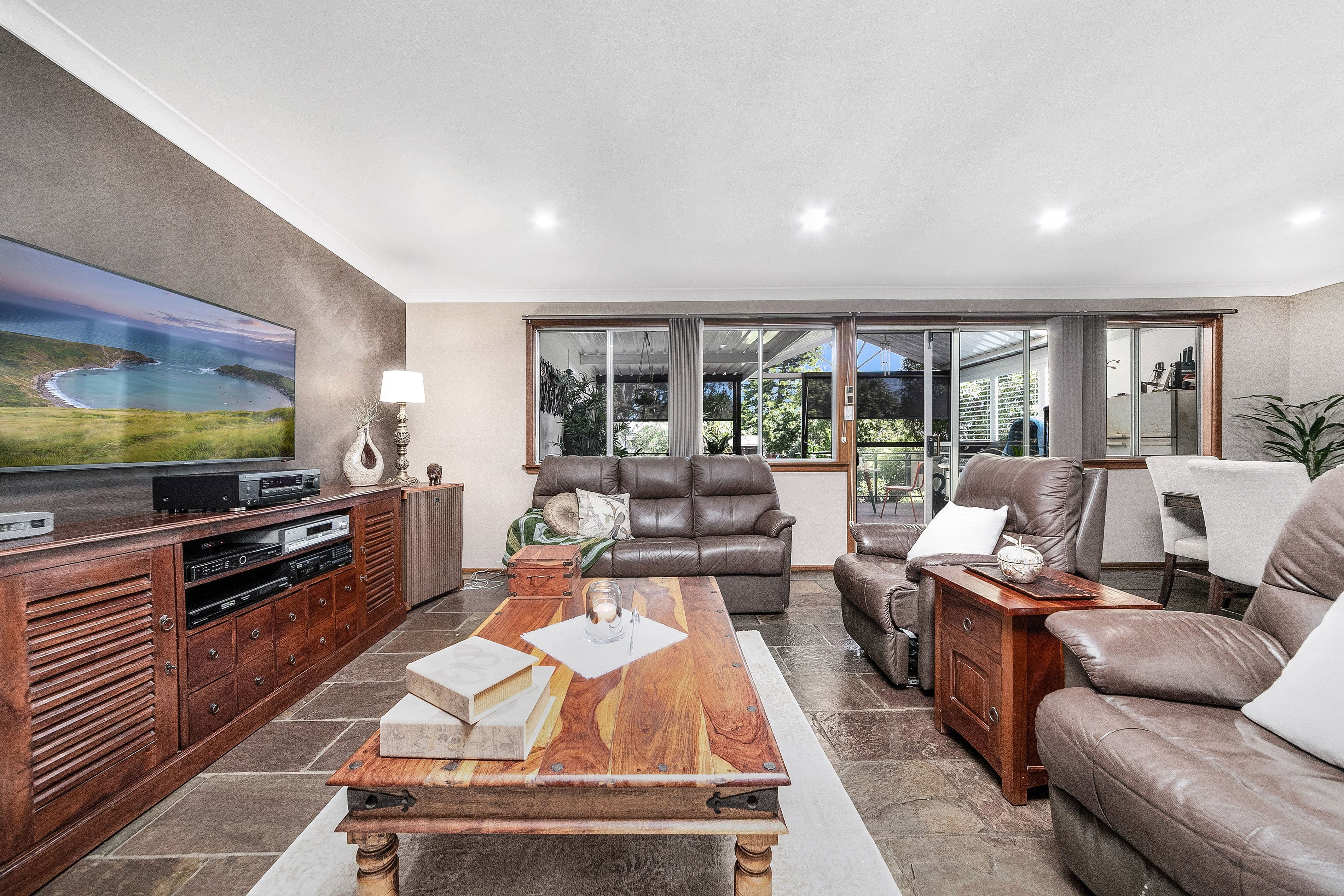 39 Endeavour Road, Georges Hall NSW 2198, Georges Hall - Thumbnail 2