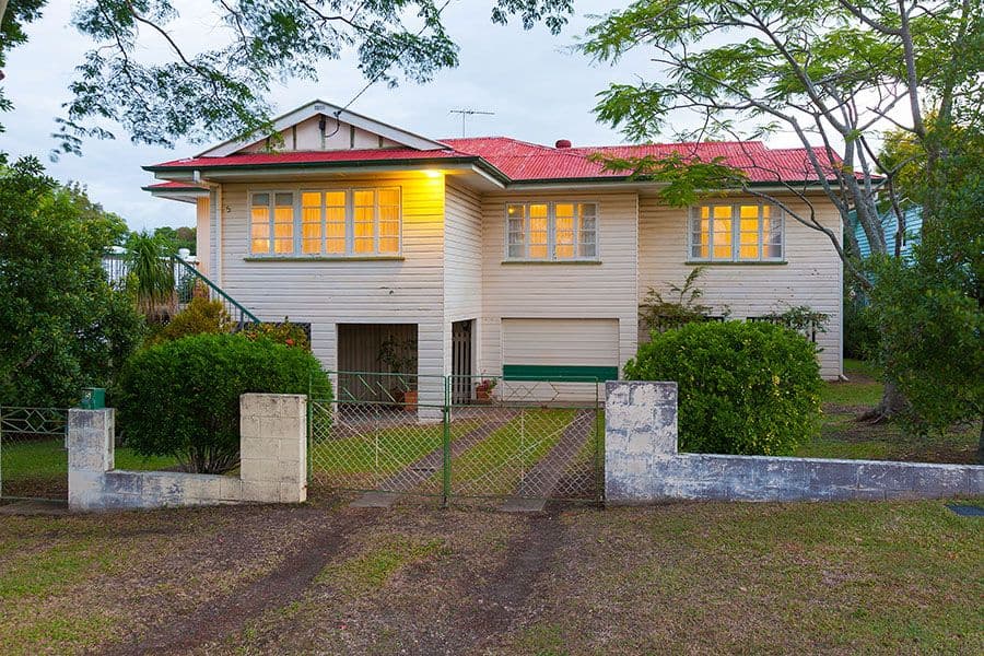 5 Iris Street, HOLLAND PARK WEST QLD 4121, Holland Park West - Image 1