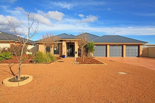 7 Moses Street, BUNGENDORE NSW 2621, Bungendore - Image 1