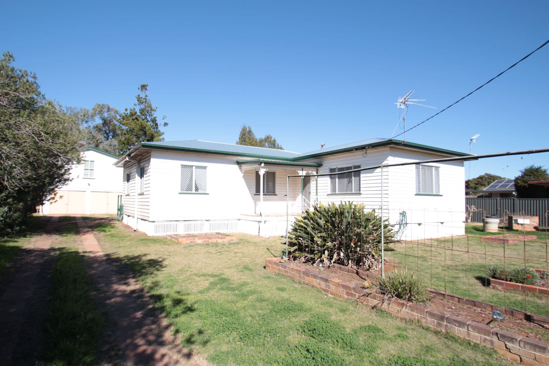 31 Aubigny Road, Oakey QLD 4401, Oakey - Image 1