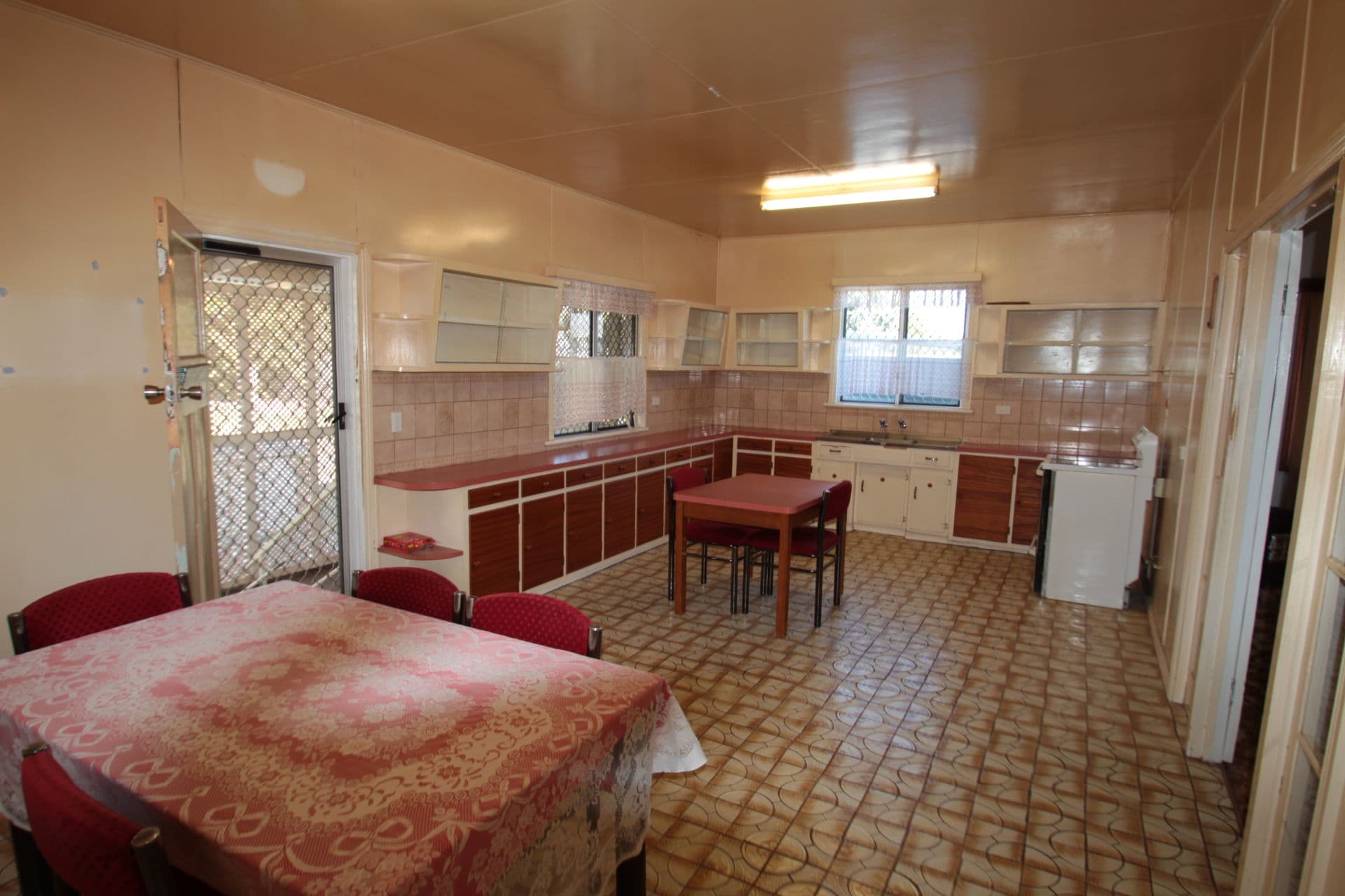 31 Aubigny Road, Oakey QLD 4401, Oakey - Thumbnail 2