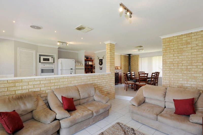10 Skye Close, WARNBRO WA 6169, Warnbro - Image 1