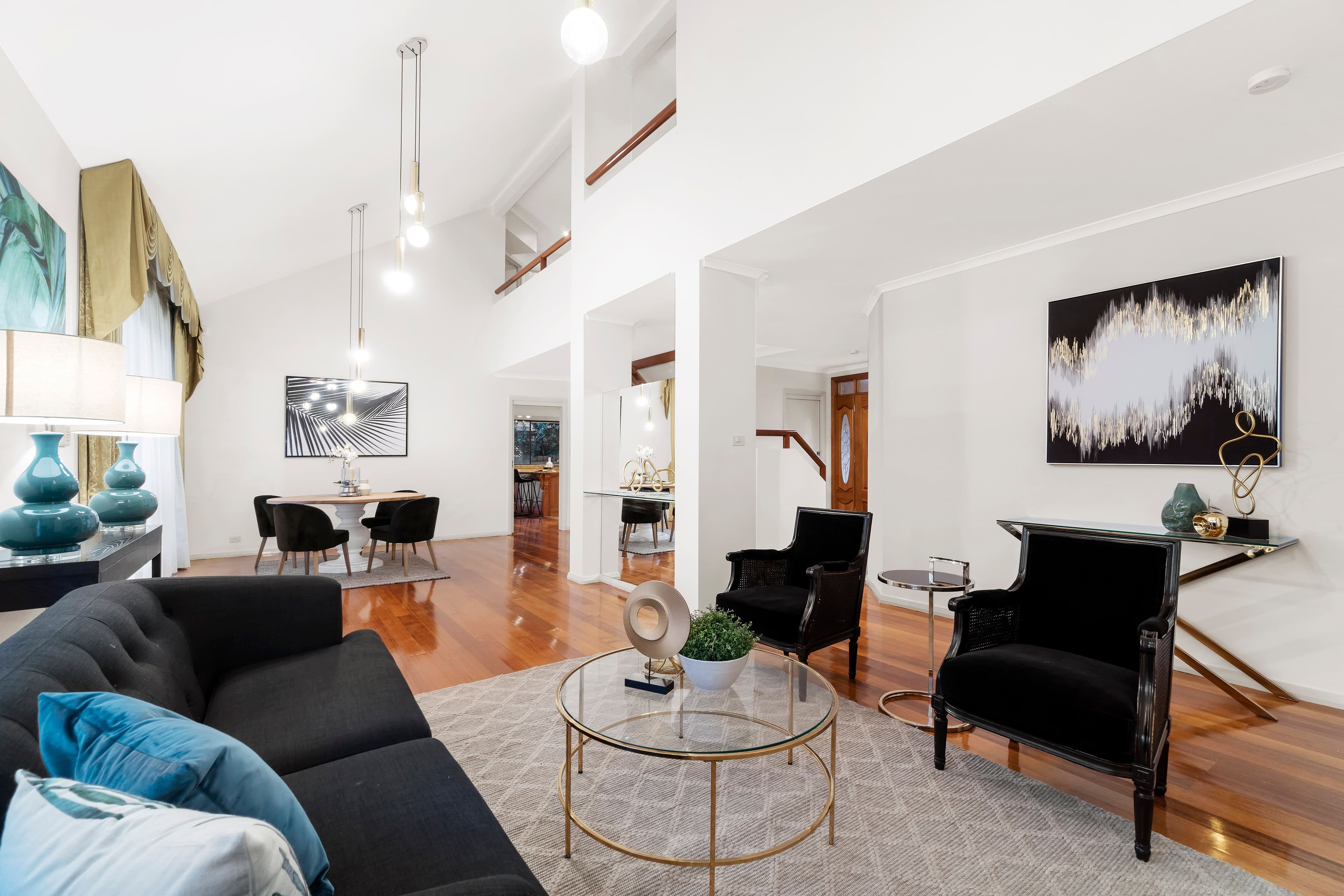 8 Sally Close, Wantirna South VIC 3152, Wantirna South - Thumbnail 2