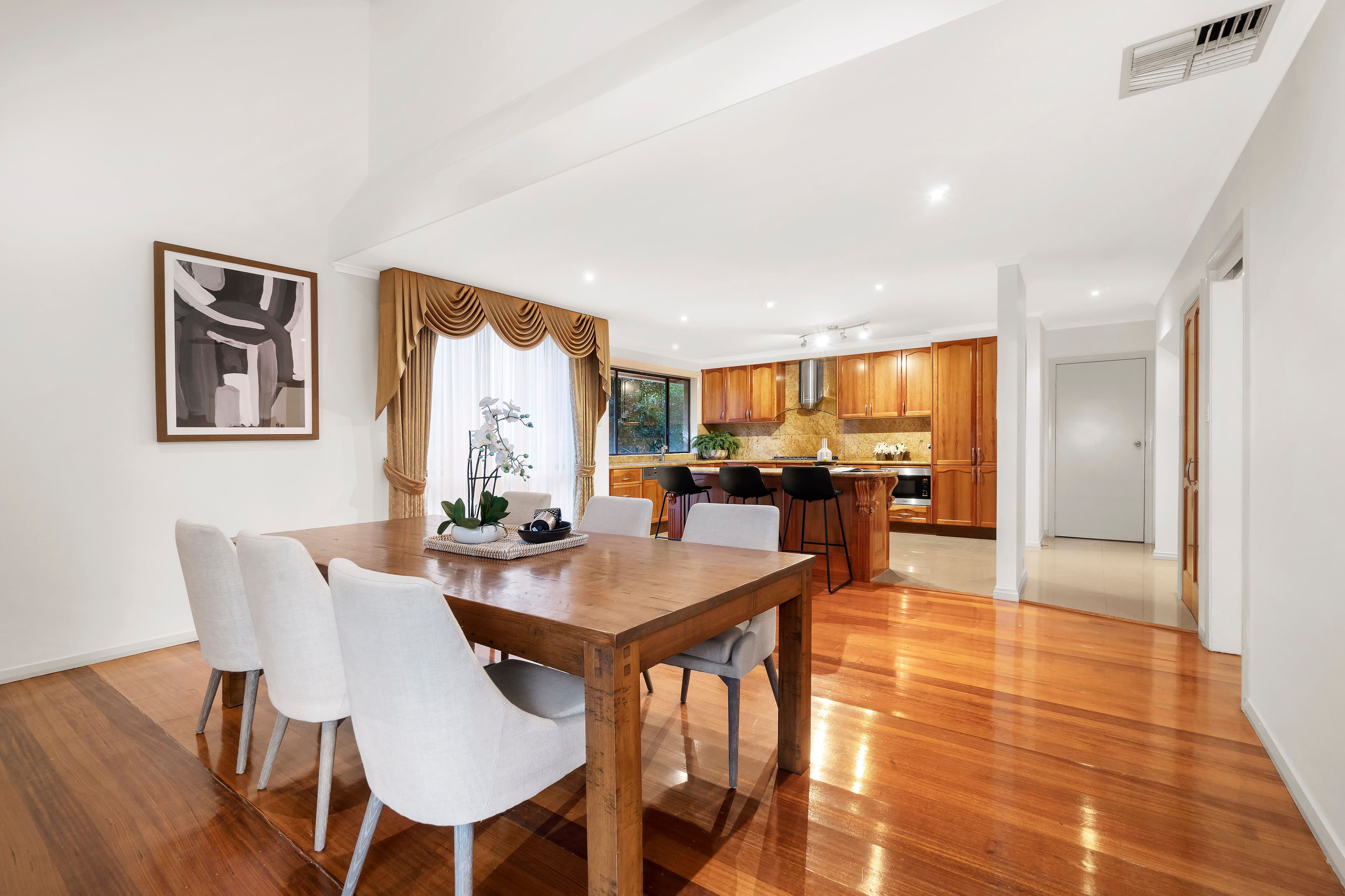 8 Sally Close, Wantirna South VIC 3152, Wantirna South - Thumbnail 5