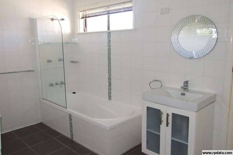 18 Lynton Street, UPPER MOUNT GRAVATT QLD 4122, Upper Mount Gravatt - Thumbnail 3
