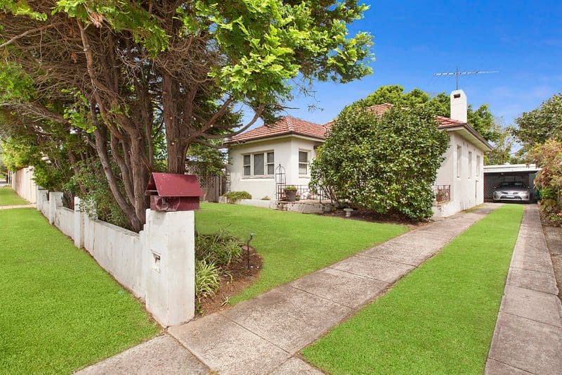 44 Wyadra Avenue, FRESHWATER NSW 2096, Freshwater - Image 1