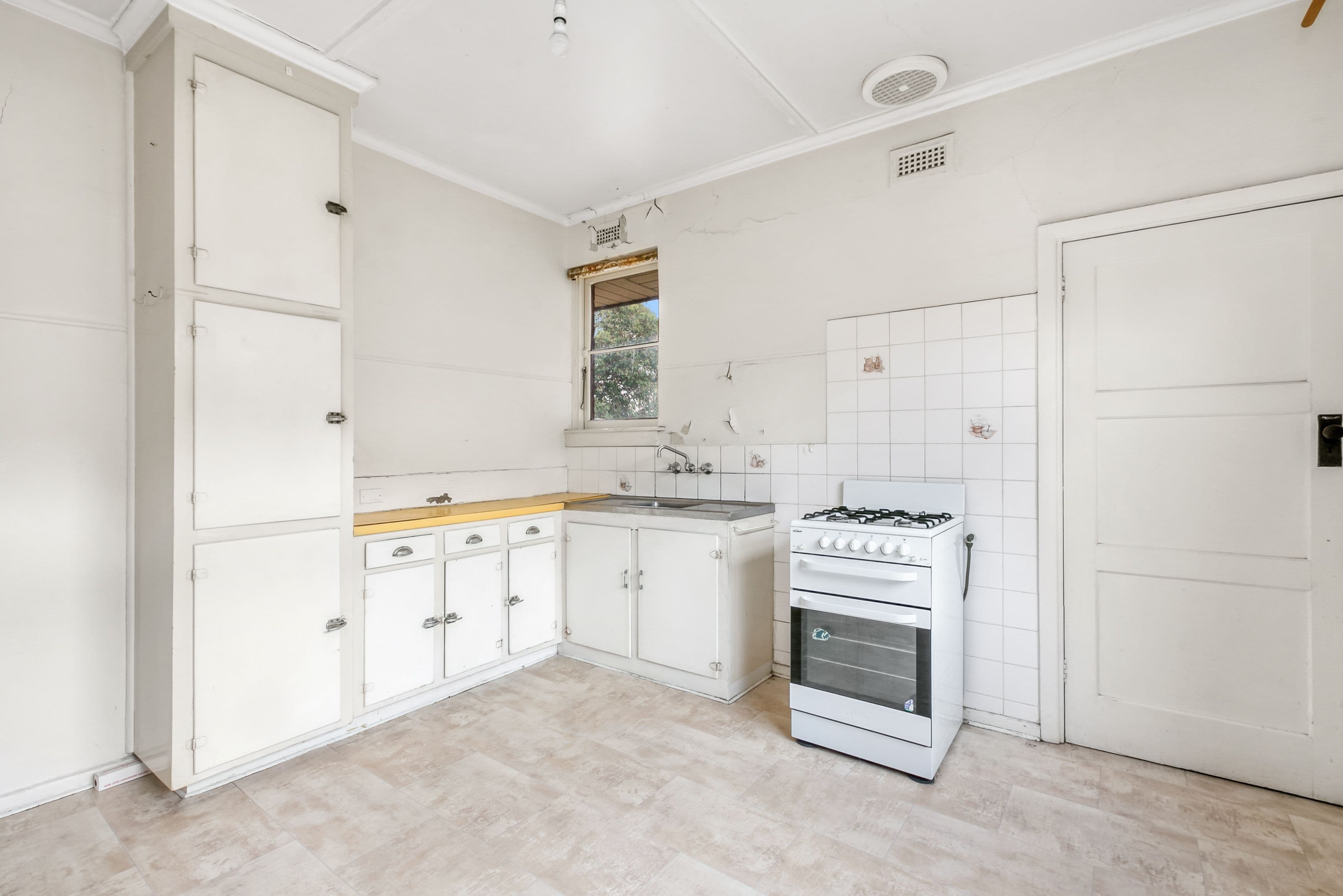 42 Symons Street, Preston VIC 3072, Preston - Thumbnail 3