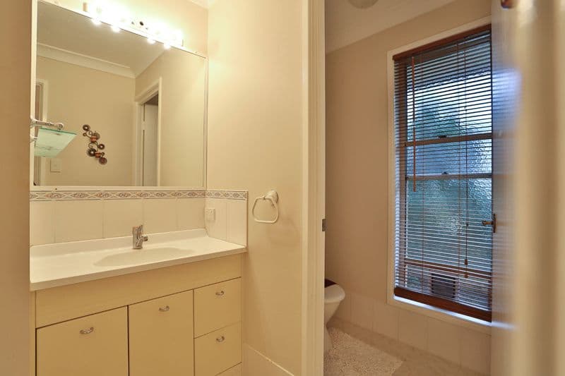 7 Kensington Court, DARLING HEIGHTS QLD 4350, Darling Heights - Thumbnail 8