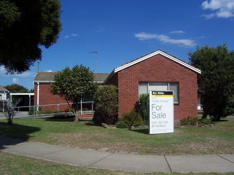 19 Bernard Avenue, TRARALGON VIC 3844, Traralgon - Thumbnail 3