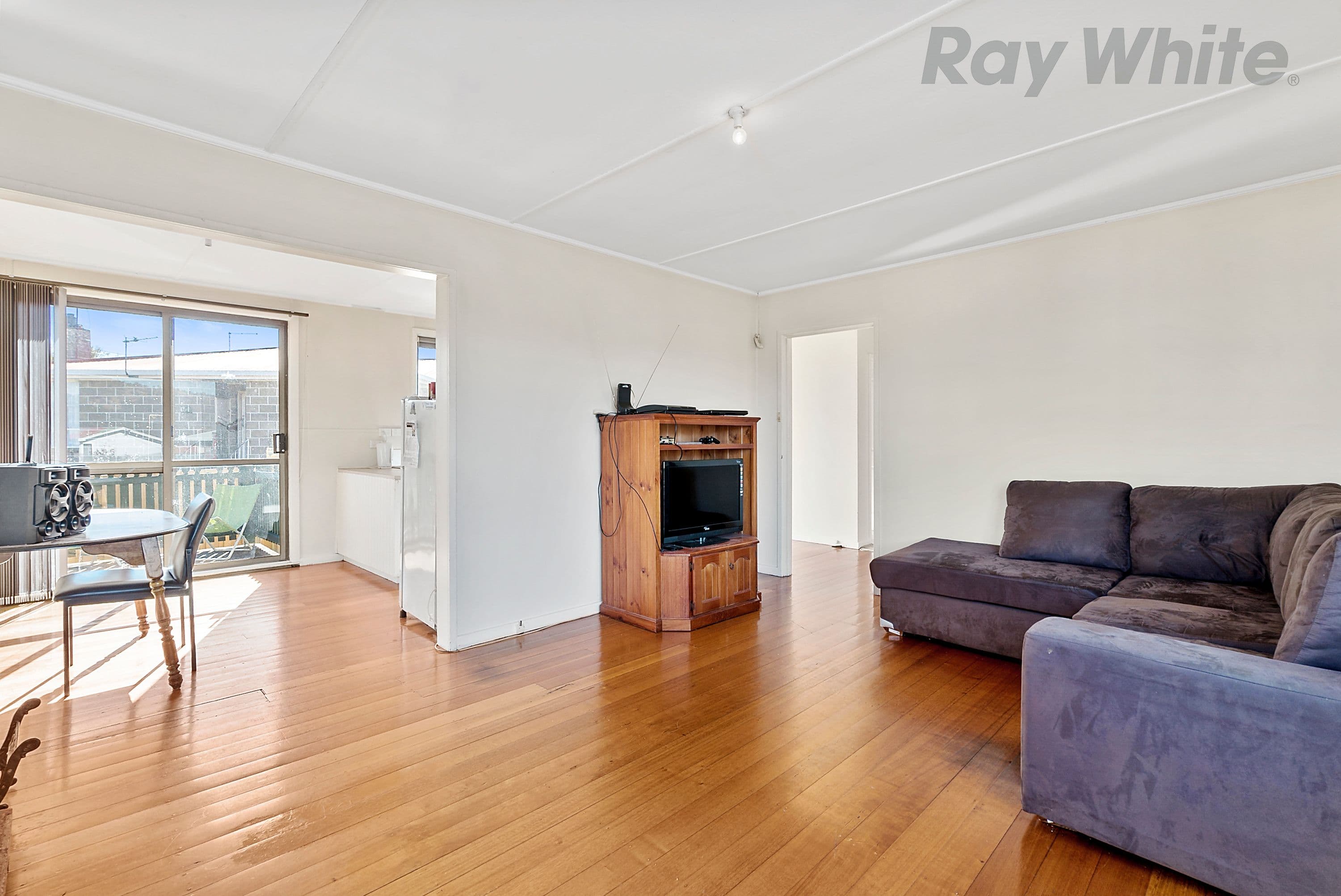 8 Walker Crescent, New Norfolk TAS 7140, New Norfolk - Thumbnail 3