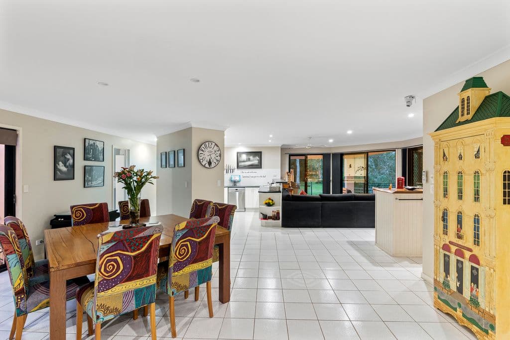 34 Silver Glade Drive, Elanora QLD 4221, Elanora - Thumbnail 3