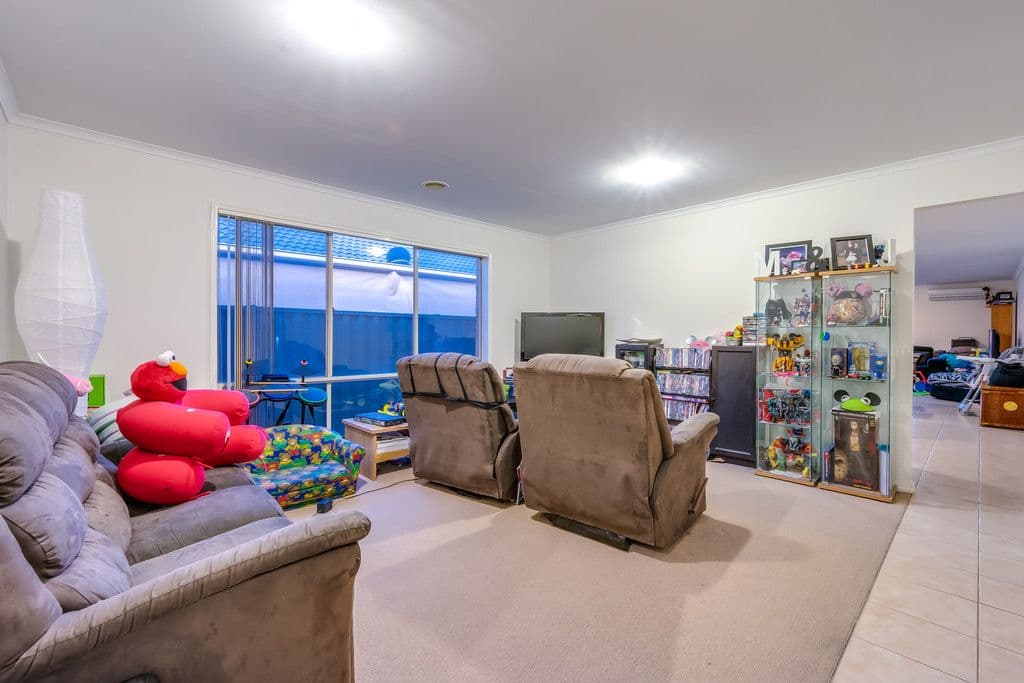 2 Melliodora Court, Wyndham Vale VIC 3024, Wyndham Vale - Thumbnail 3
