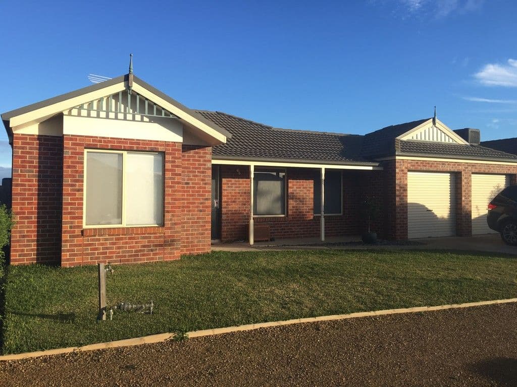 12 Magpie Close, Lara VIC 3212, Lara - Image 1
