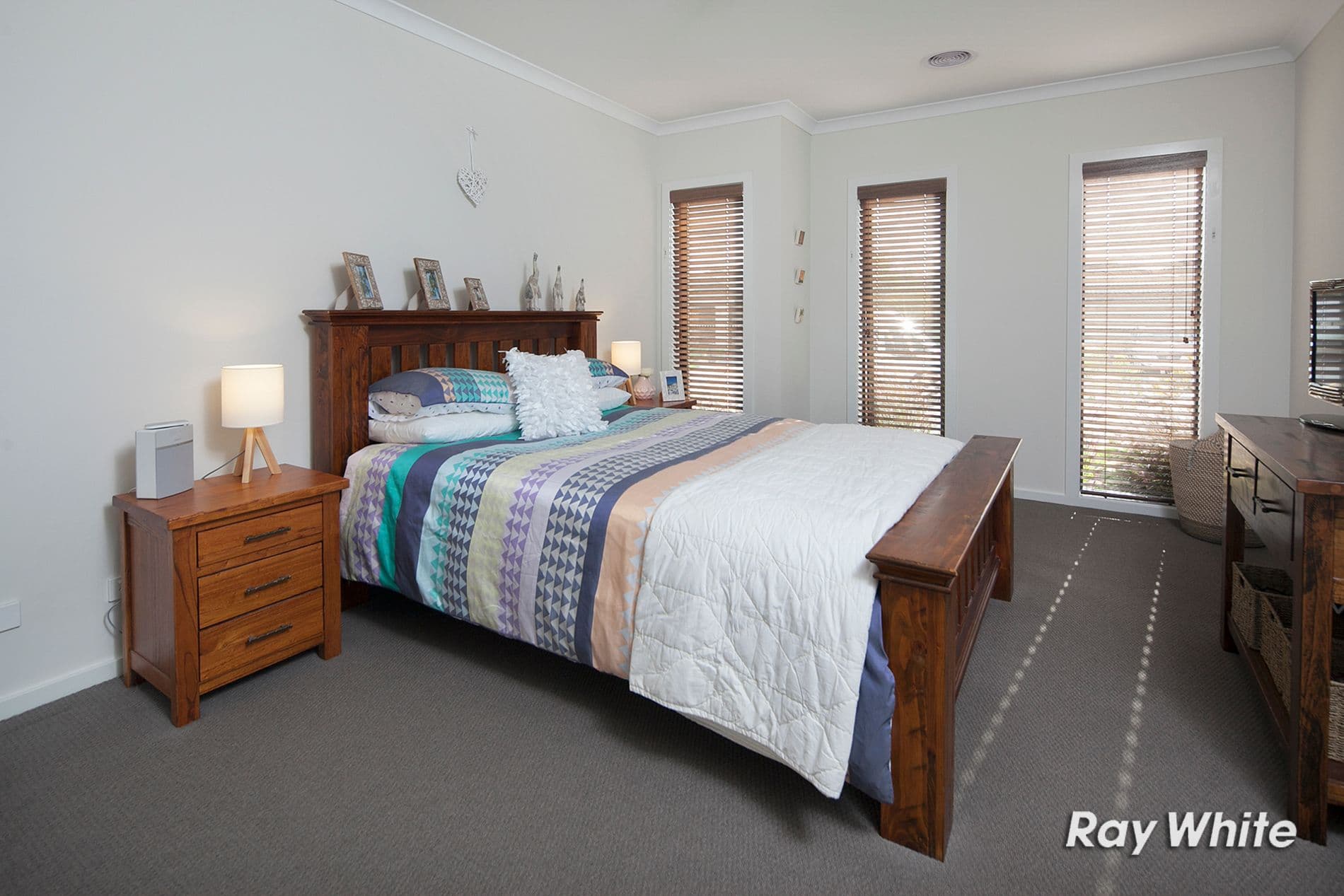 5 Statham View, Cranbourne West VIC 3977, Cranbourne West - Thumbnail 2