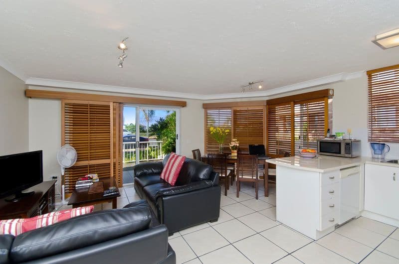 14 Third Avenue, PALM BEACH QLD 4221, Palm Beach - Thumbnail 2