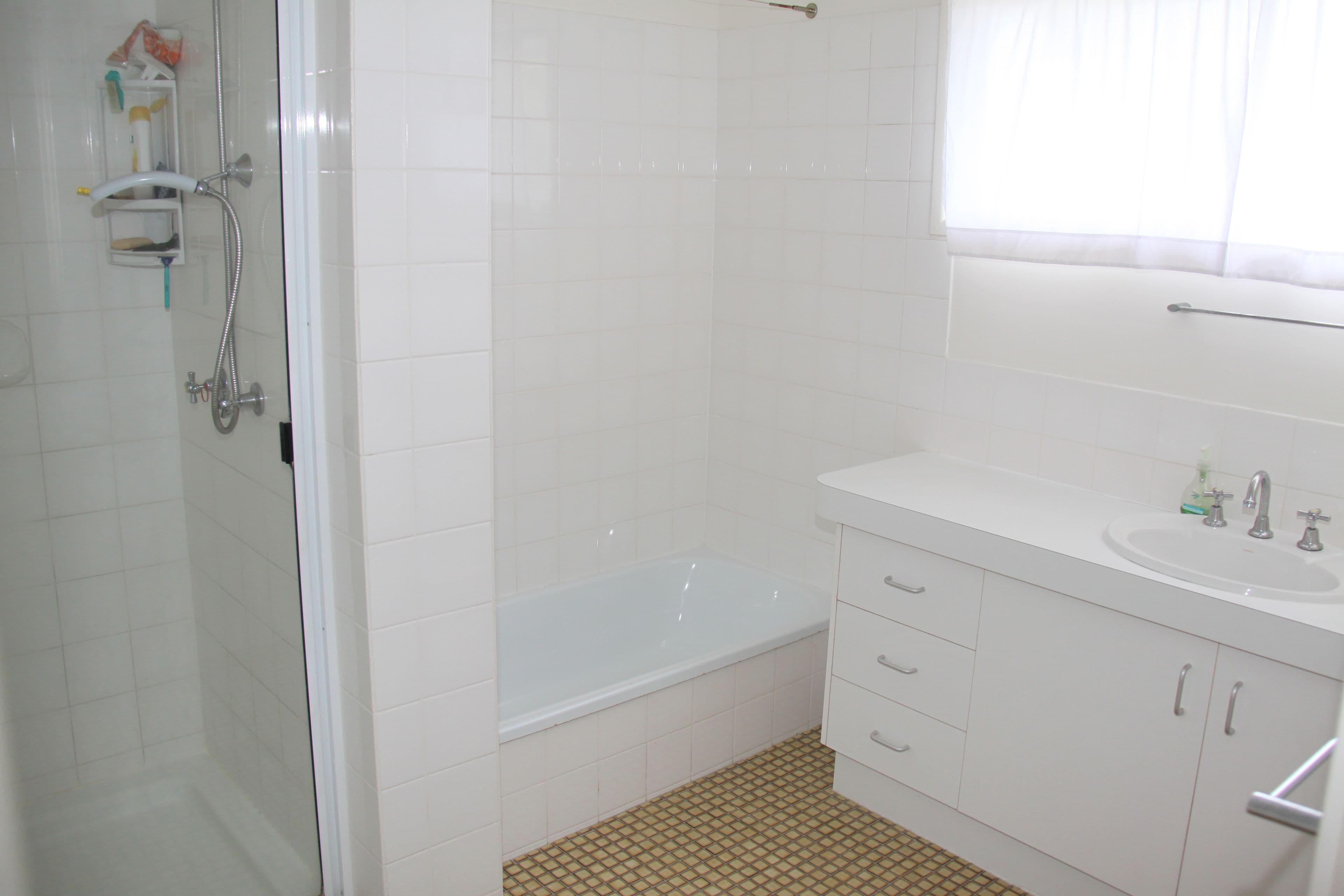 24 Alkina Avenue, Boyne Island QLD 4680, Boyne Island - Thumbnail 5