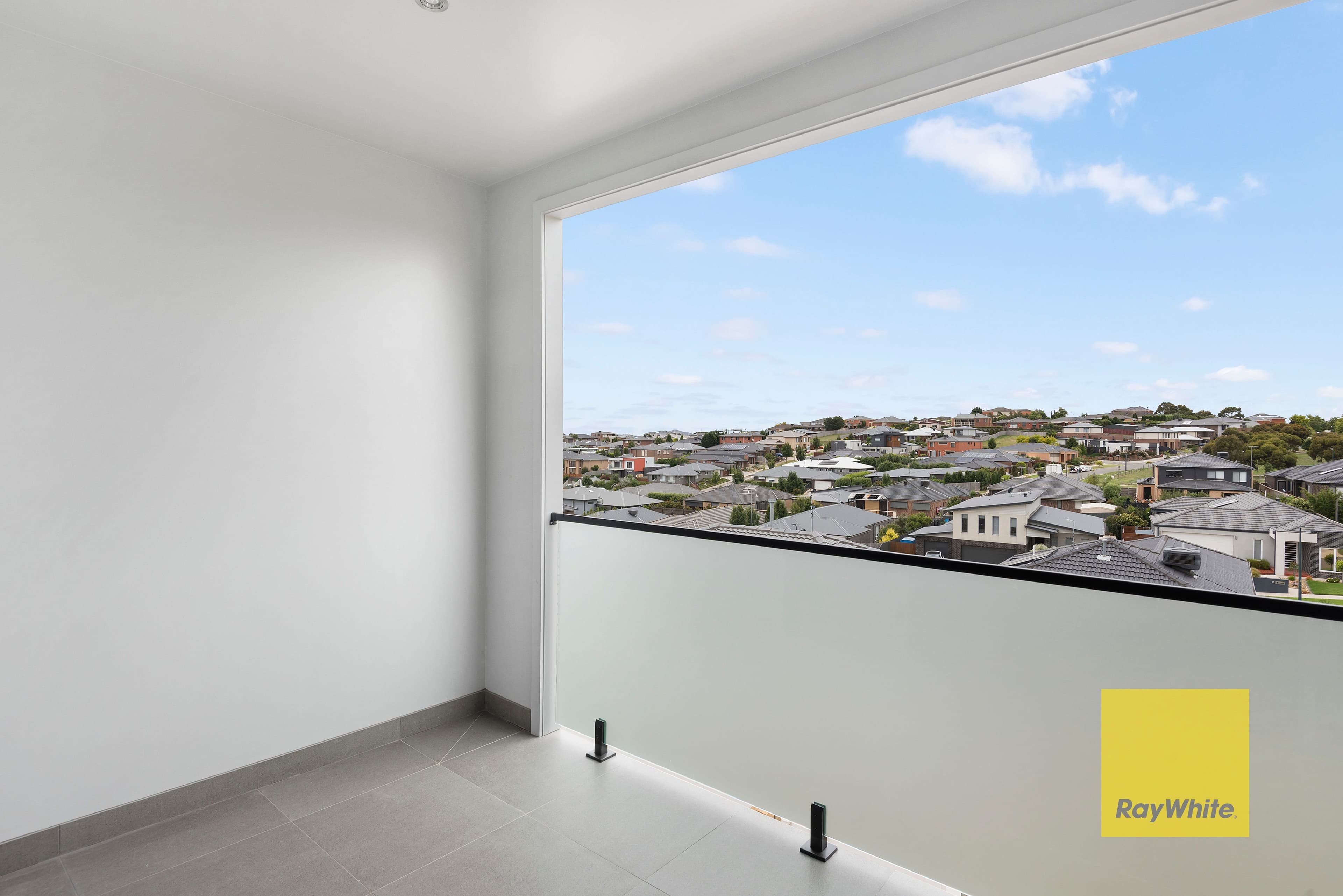 48 Springdale Rise, Highton VIC 3216, Highton - Thumbnail 3