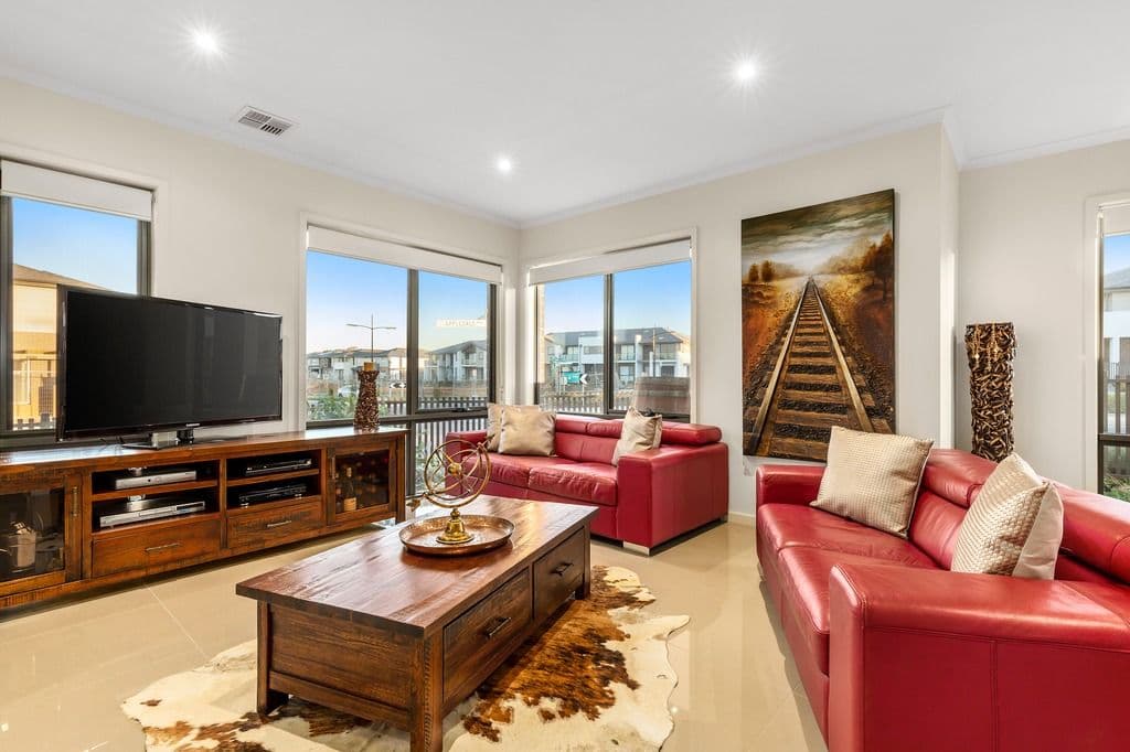 156 Harcrest Boulevard, Wantirna South VIC 3152, Wantirna South - Thumbnail 2