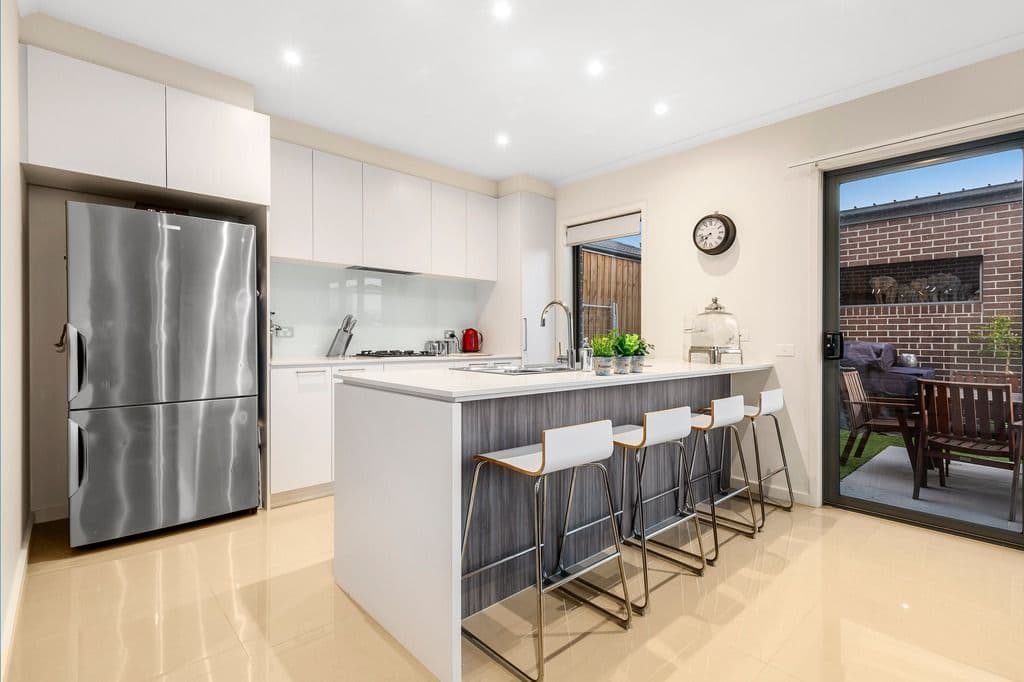 156 Harcrest Boulevard, Wantirna South VIC 3152, Wantirna South - Thumbnail 3