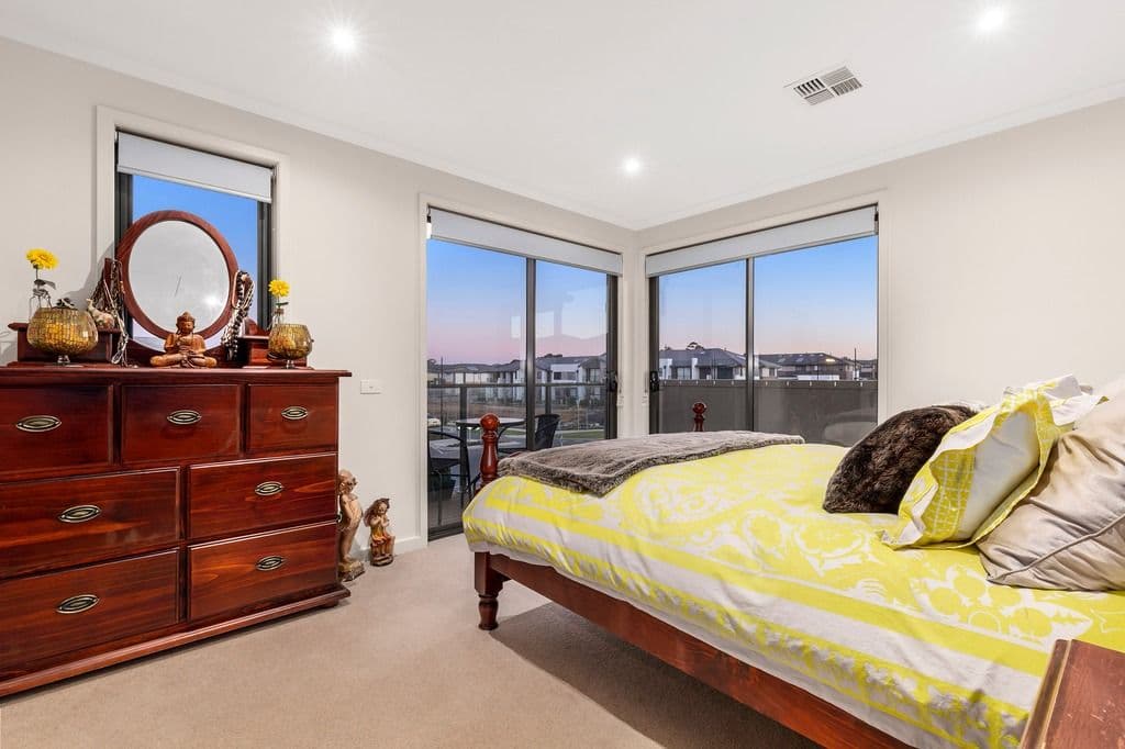 156 Harcrest Boulevard, Wantirna South VIC 3152, Wantirna South - Thumbnail 5