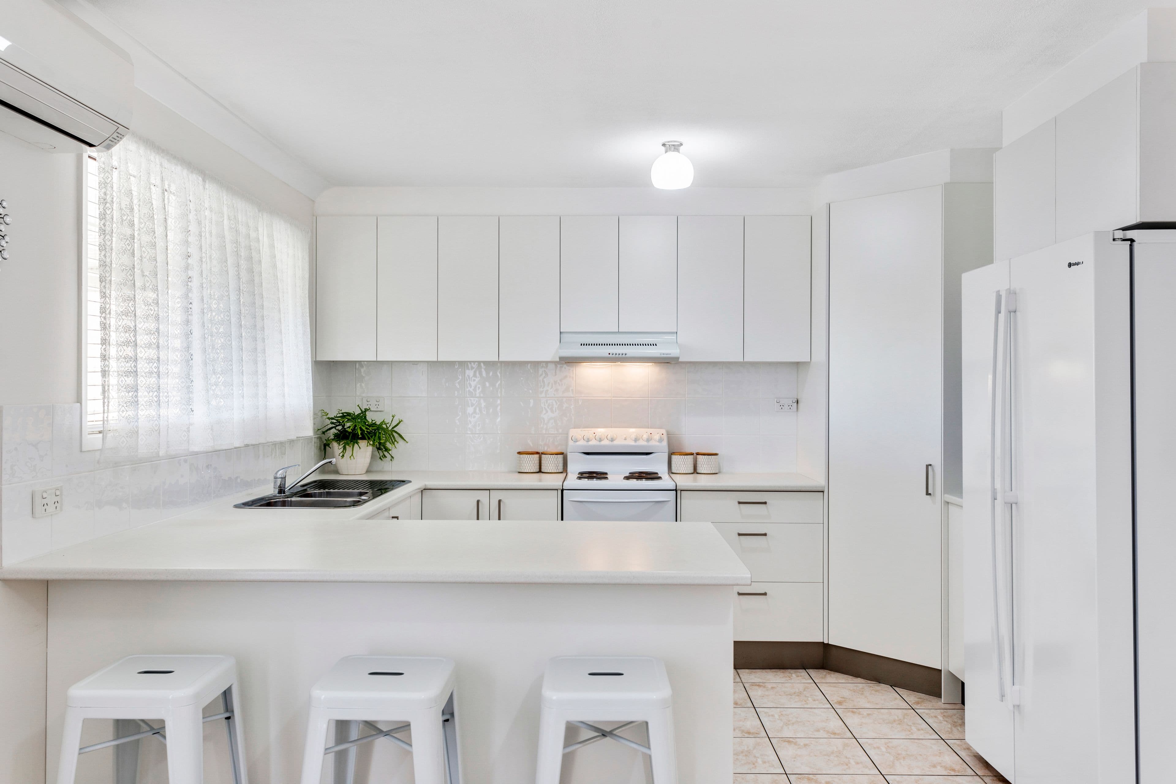 106 Pappas Way, Carrara QLD 4211, Carrara - Thumbnail 3