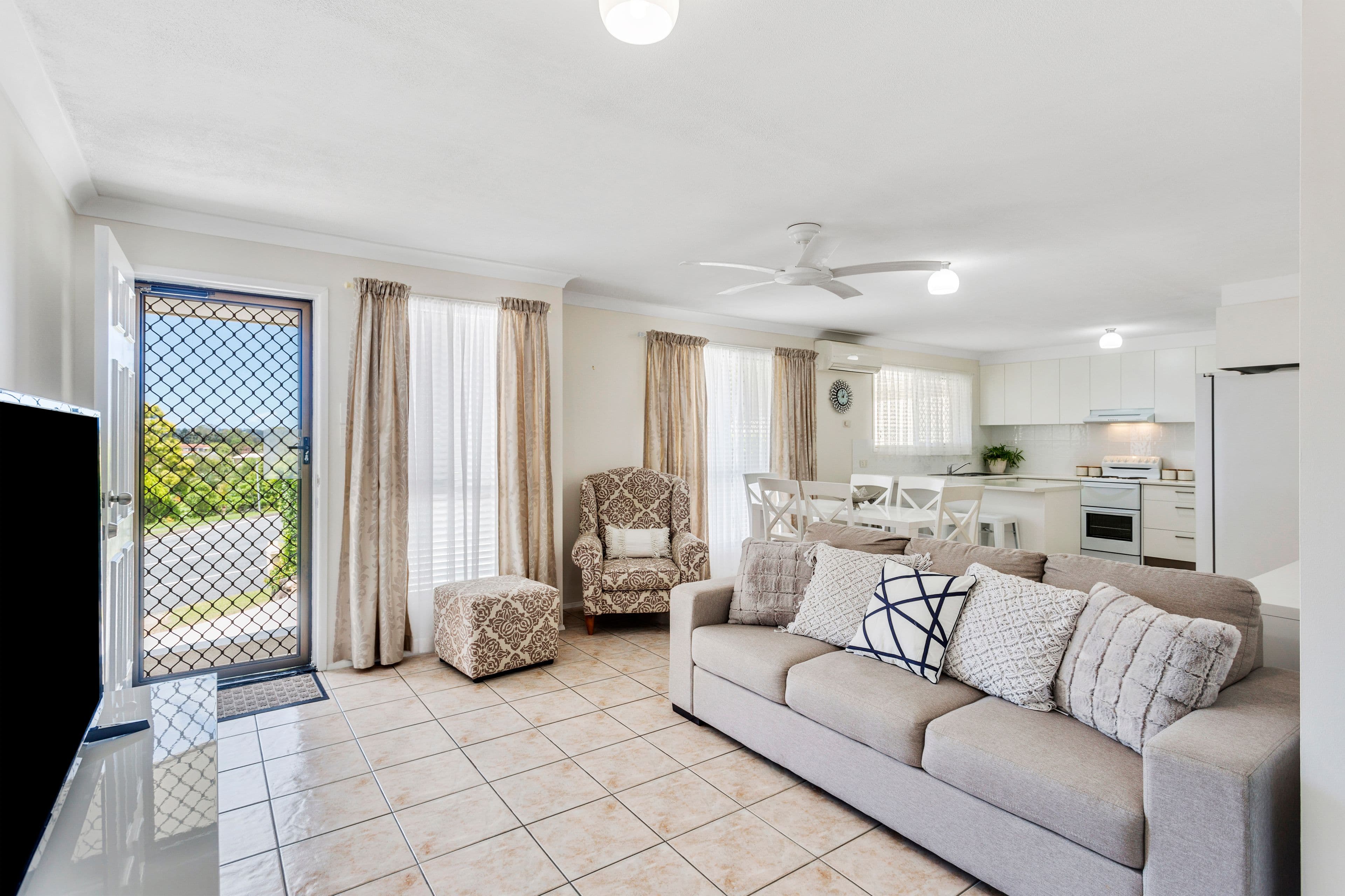 106 Pappas Way, Carrara QLD 4211, Carrara - Thumbnail 4