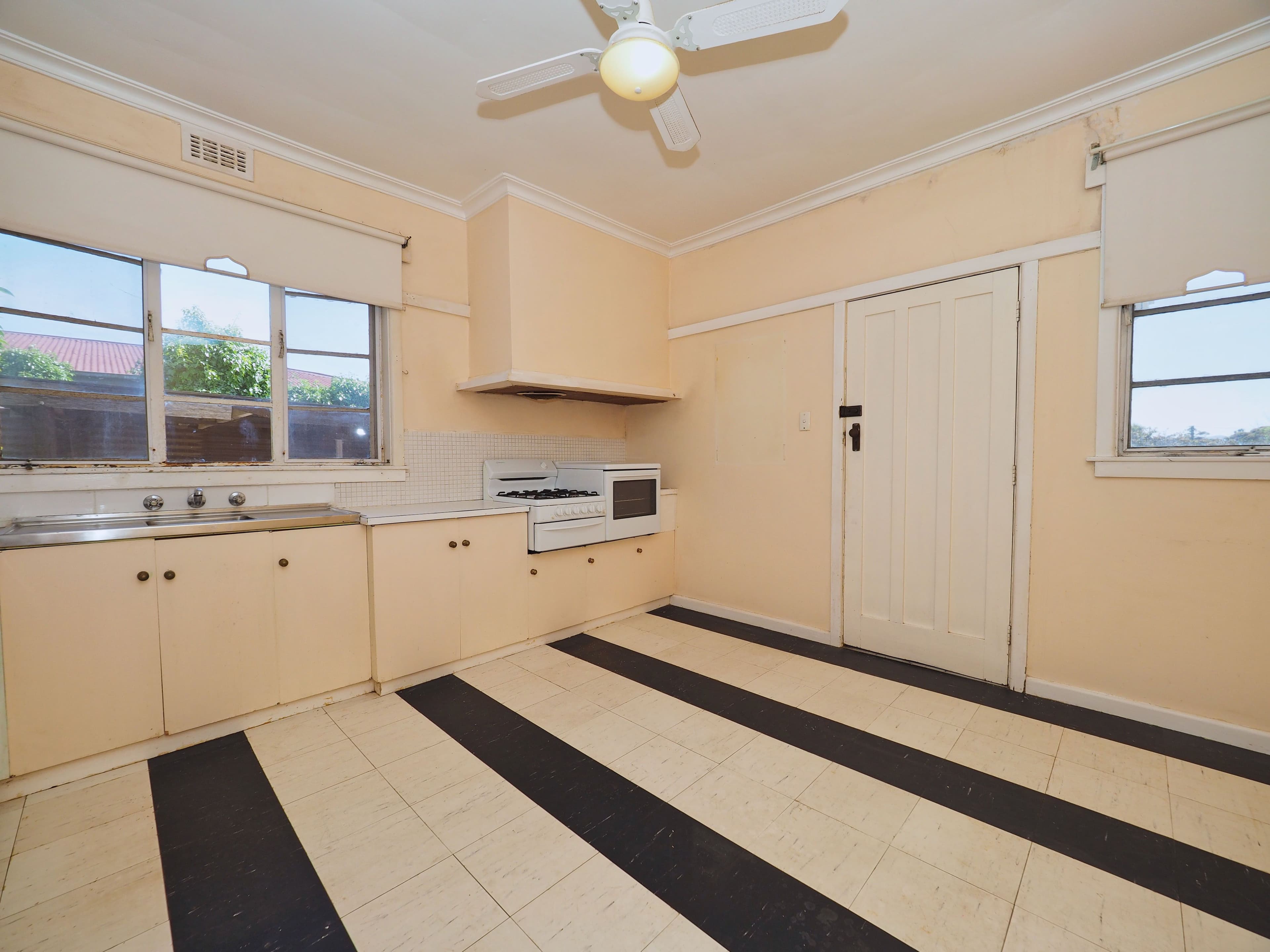 6 Neylan Street, Ararat VIC 3377, Ararat - Thumbnail 4