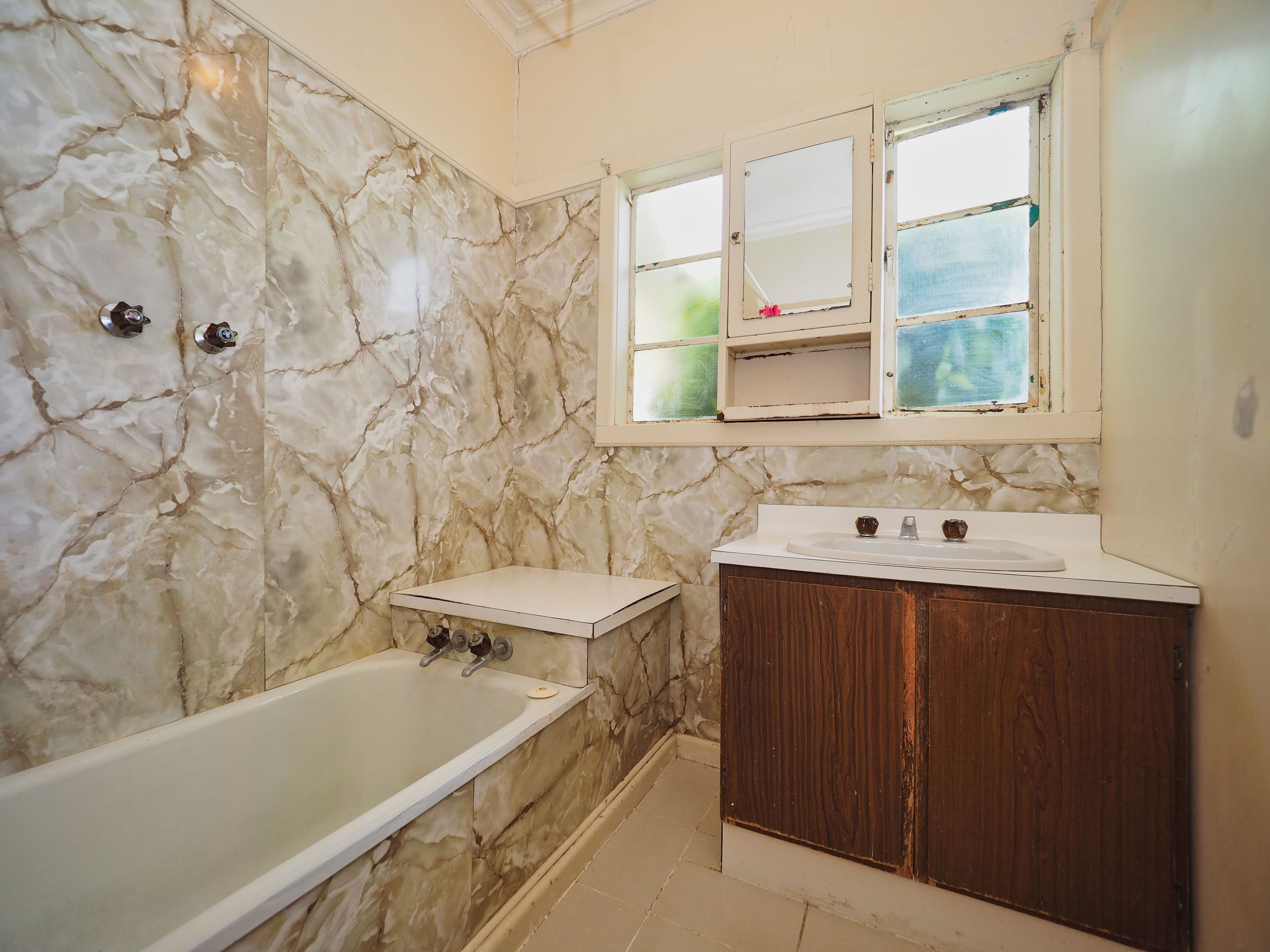 6 Neylan Street, Ararat VIC 3377, Ararat - Thumbnail 8