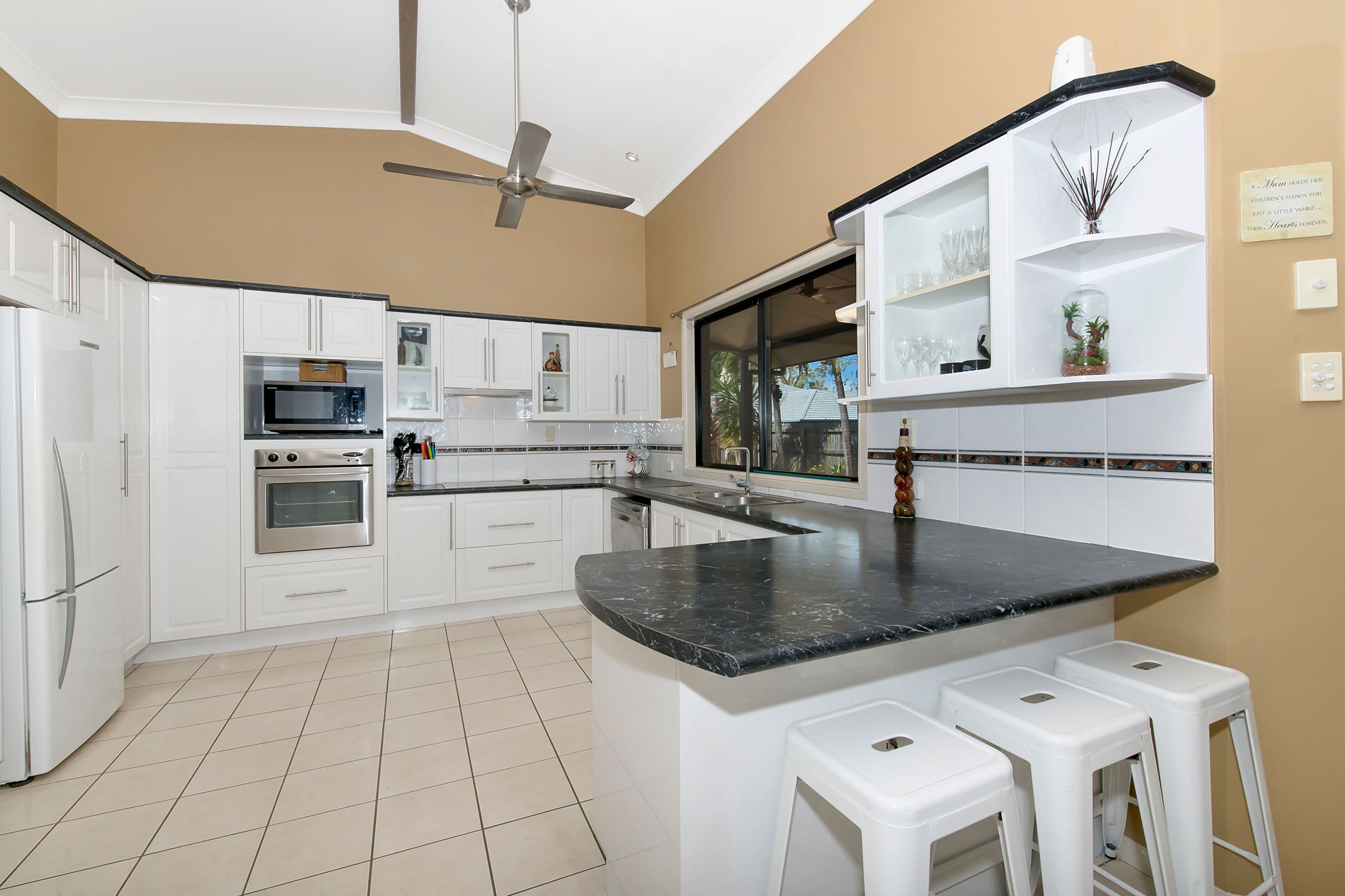 12 Saint Davids Close, Kirwan QLD 4817, Kirwan - Thumbnail 4