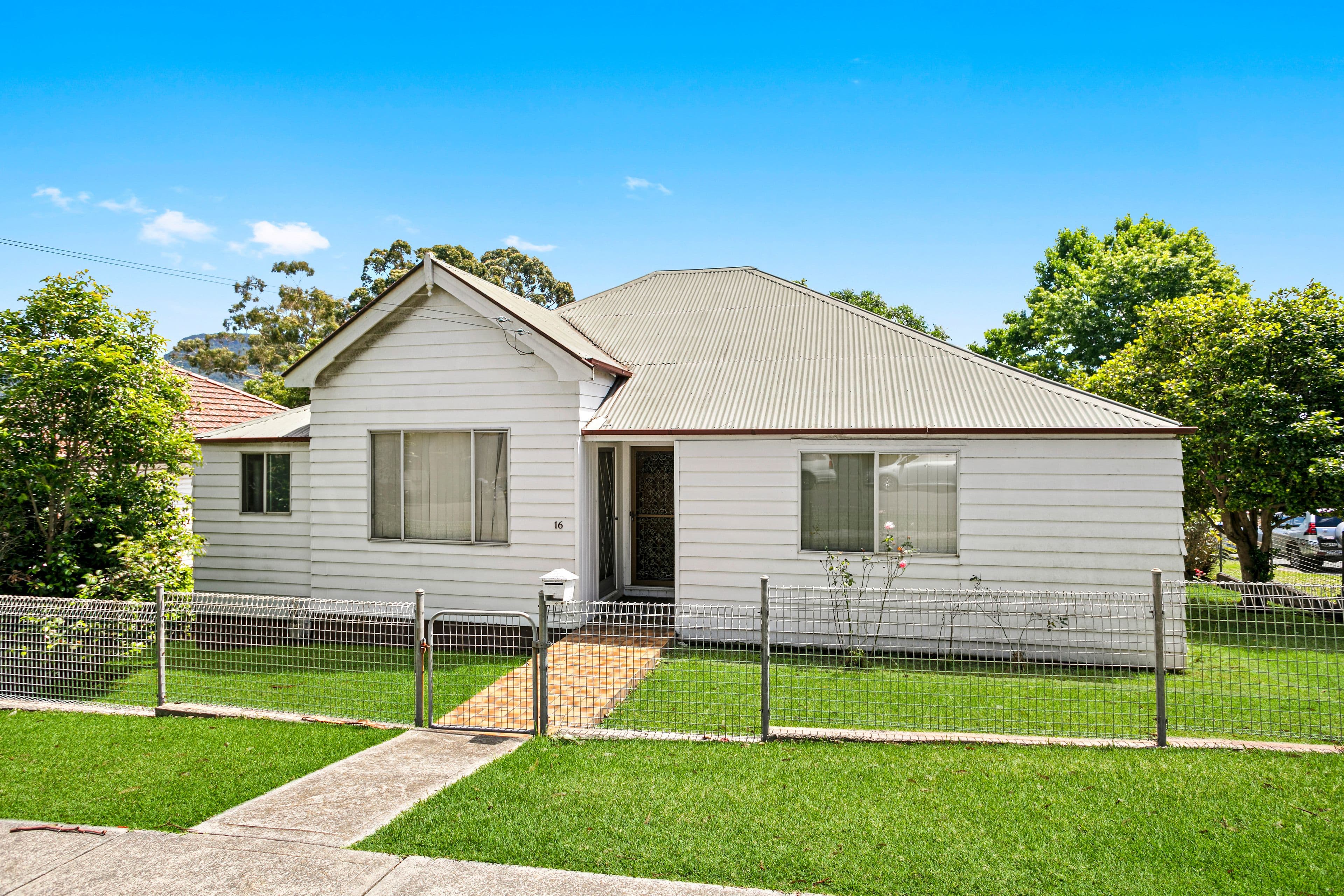 16 Urunga Parade, Wollongong NSW 2500, Wollongong - Image 1