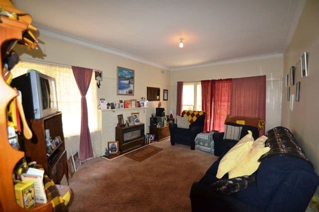 143 Tarcombe Road, SEYMOUR VIC 3660, Seymour - Thumbnail 2