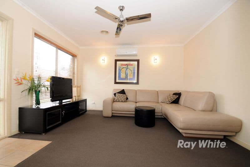 70 Dunblane Road, NOBLE PARK VIC 3174, Noble Park - Thumbnail 2