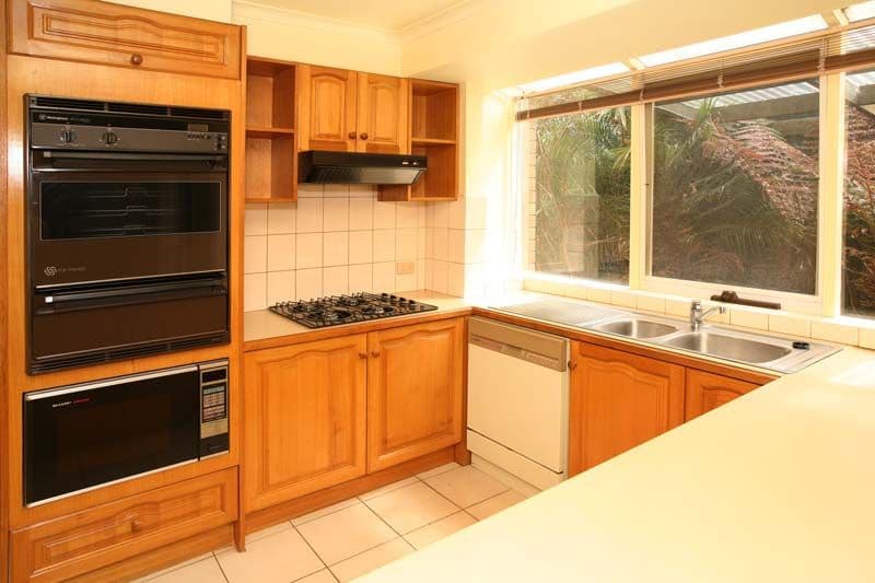 40 Tourmaline Crescent, WHEELERS HILL VIC 3150, Wheelers Hill - Thumbnail 2