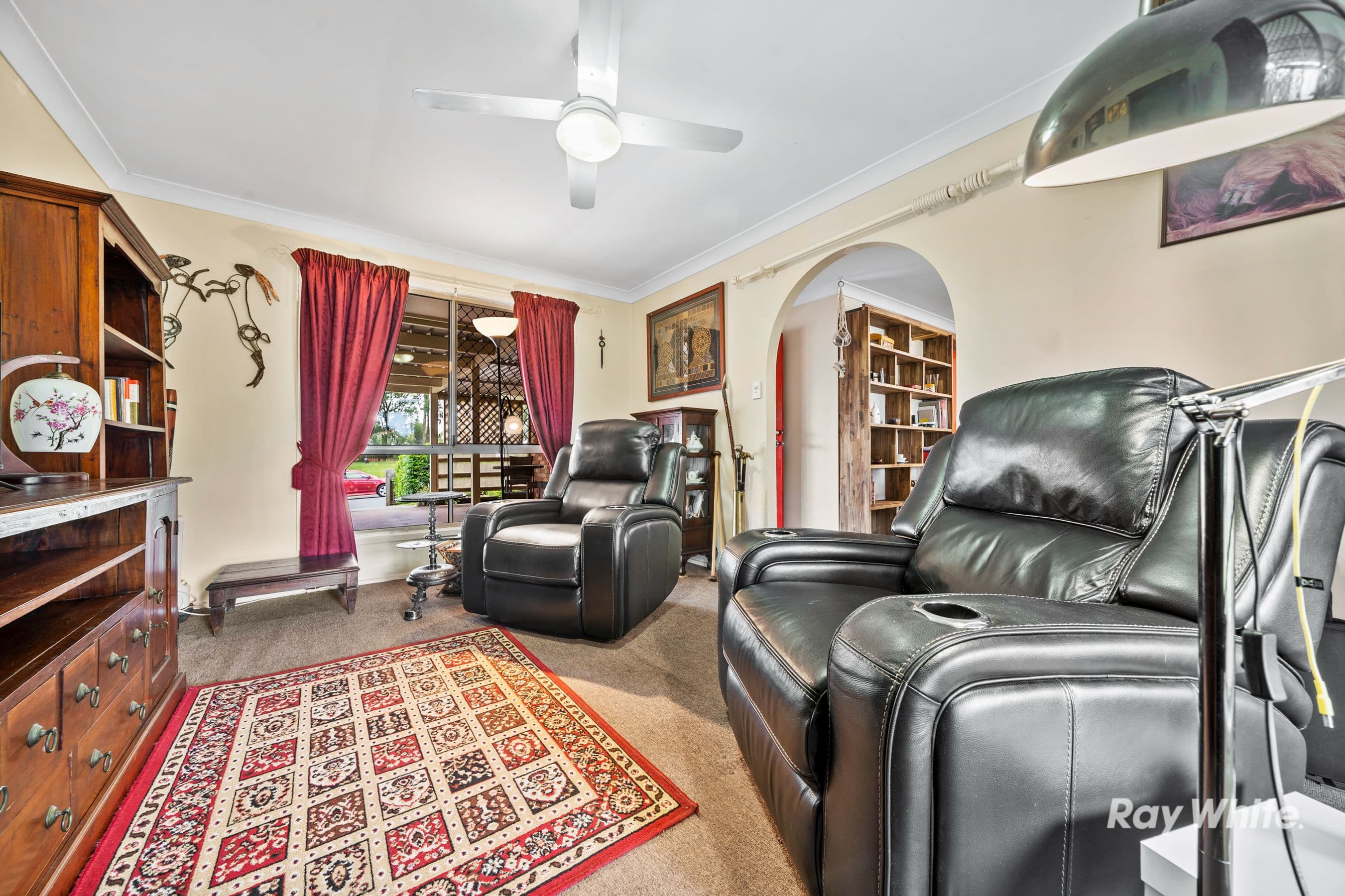 18 Apodis Street, Kingston QLD 4114, Kingston - Thumbnail 2