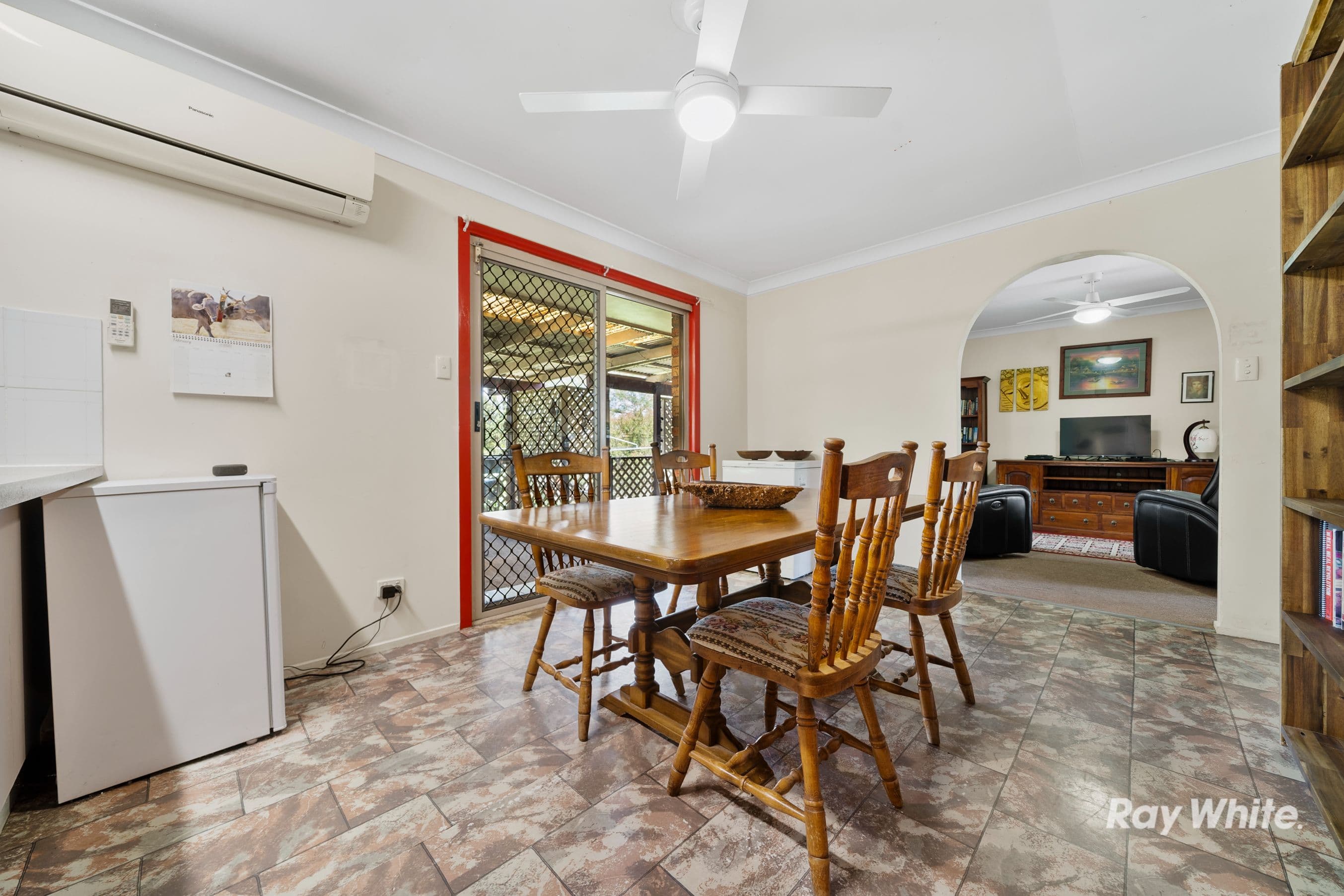 18 Apodis Street, Kingston QLD 4114, Kingston - Thumbnail 5