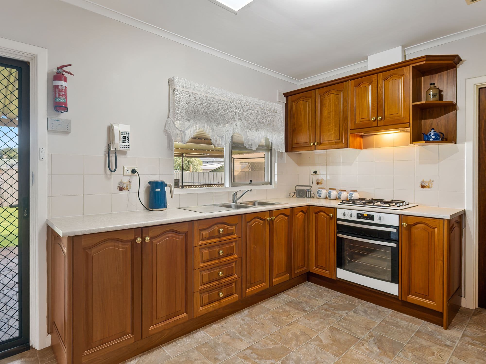 63 Kentwood Road, Morphett Vale SA 5162, Morphett Vale - Thumbnail 2