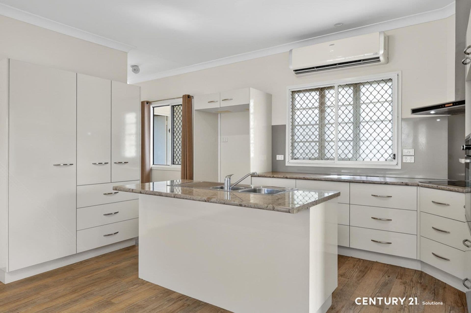 489 Crane Avenue, Kawana, QLD, 4701, Kawana - Thumbnail 2