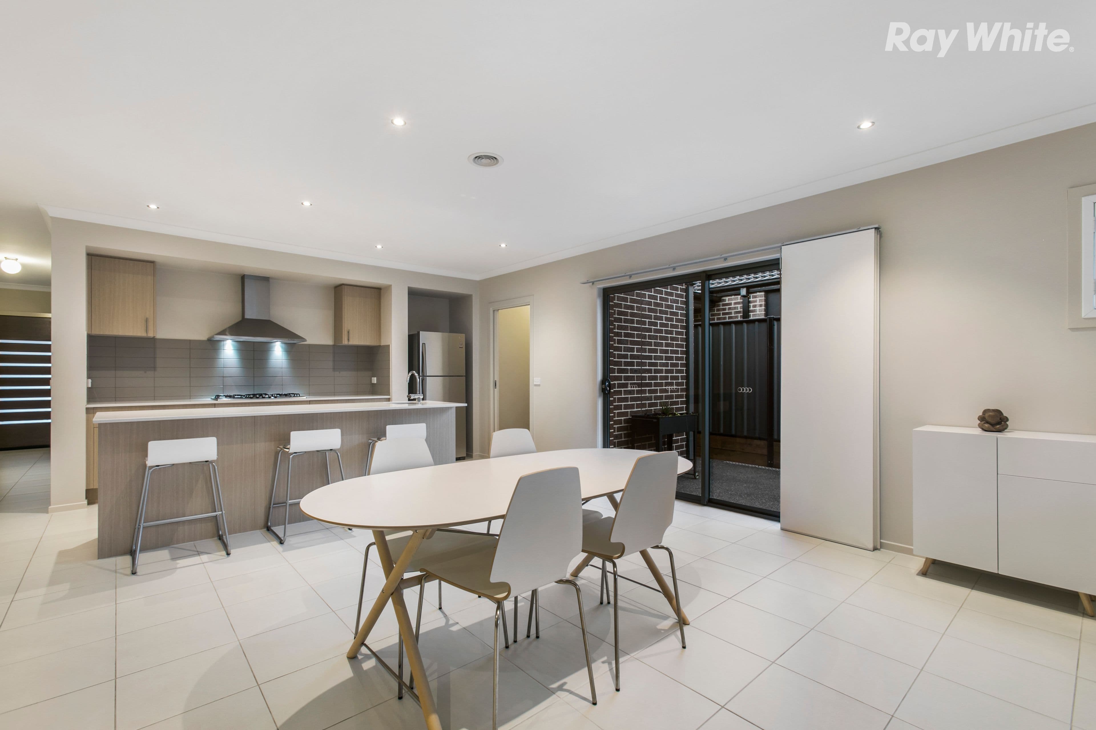 7 Ottelia Street, Cranbourne North VIC 3977, Cranbourne North - Thumbnail 2
