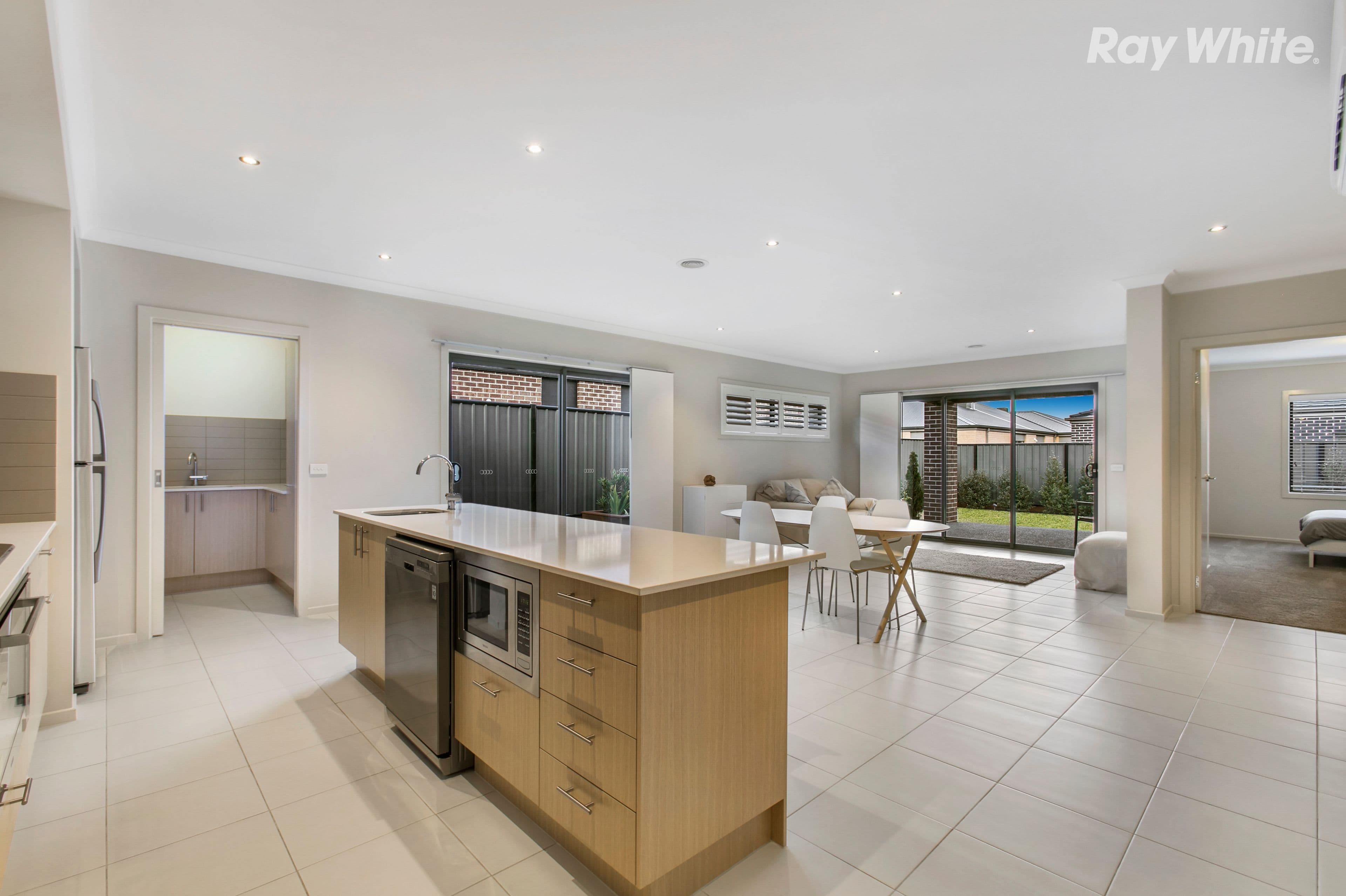7 Ottelia Street, Cranbourne North VIC 3977, Cranbourne North - Thumbnail 3