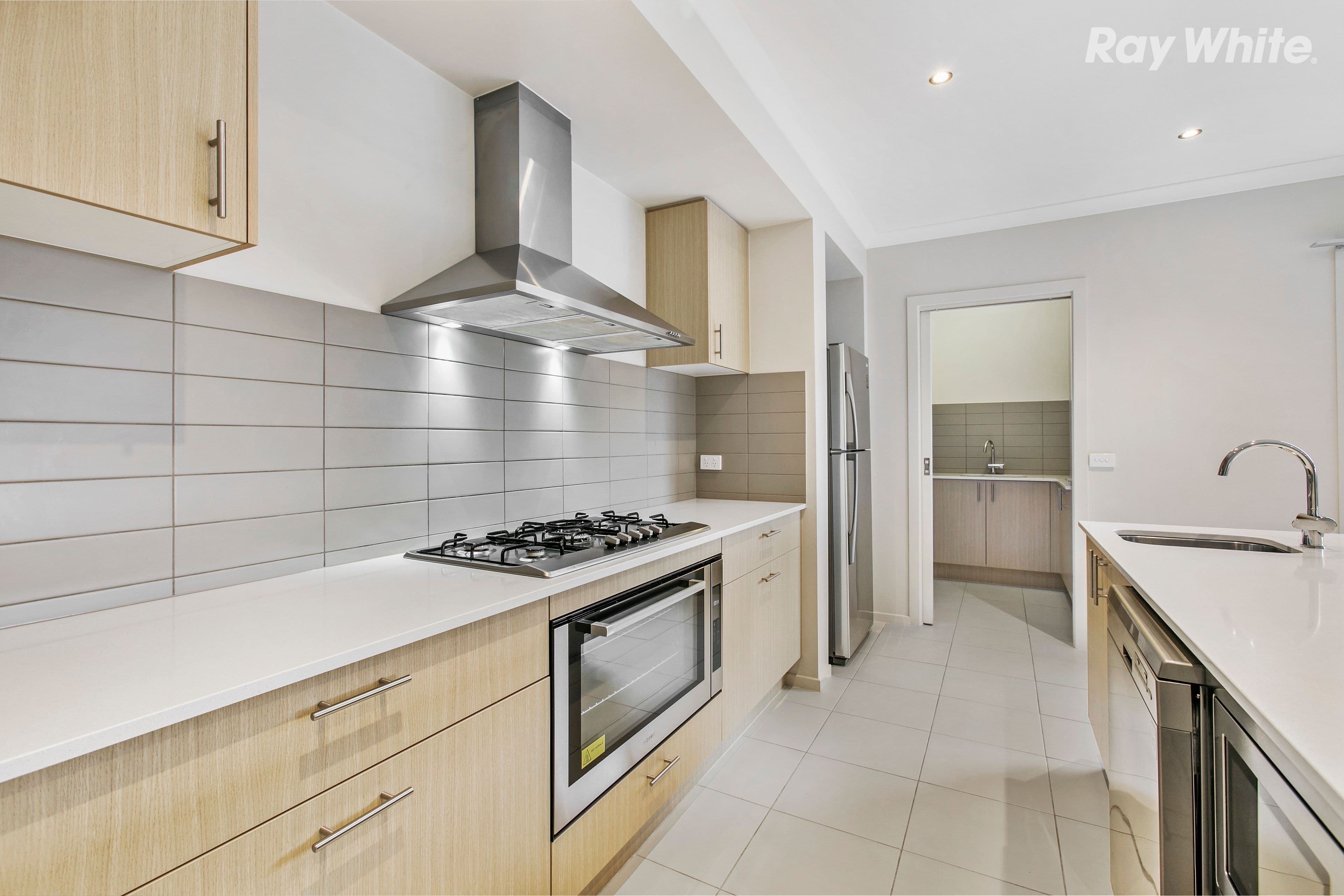 7 Ottelia Street, Cranbourne North VIC 3977, Cranbourne North - Thumbnail 4