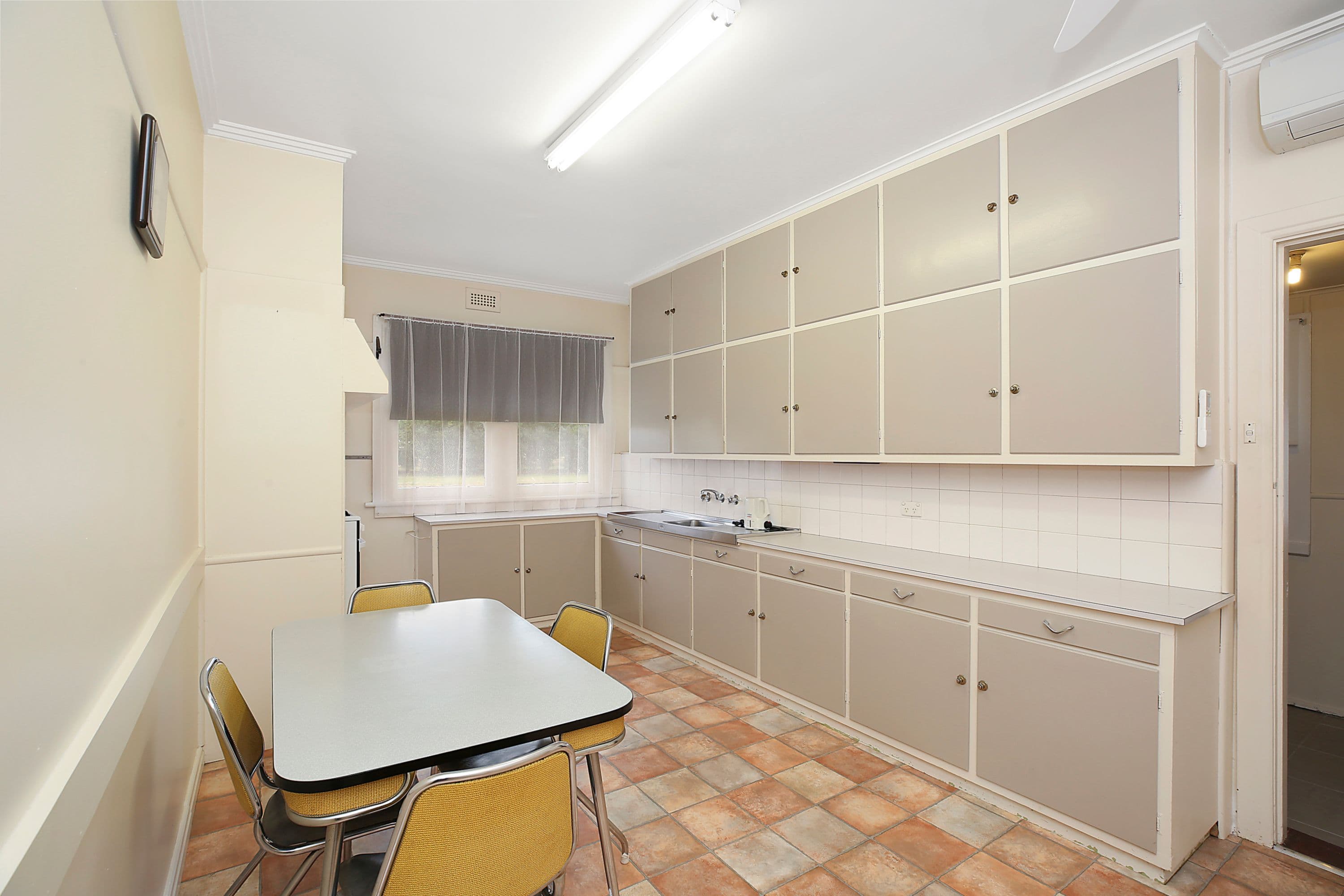 10 Robertson Street, Derrinallum VIC 3325, Derrinallum - Thumbnail 2